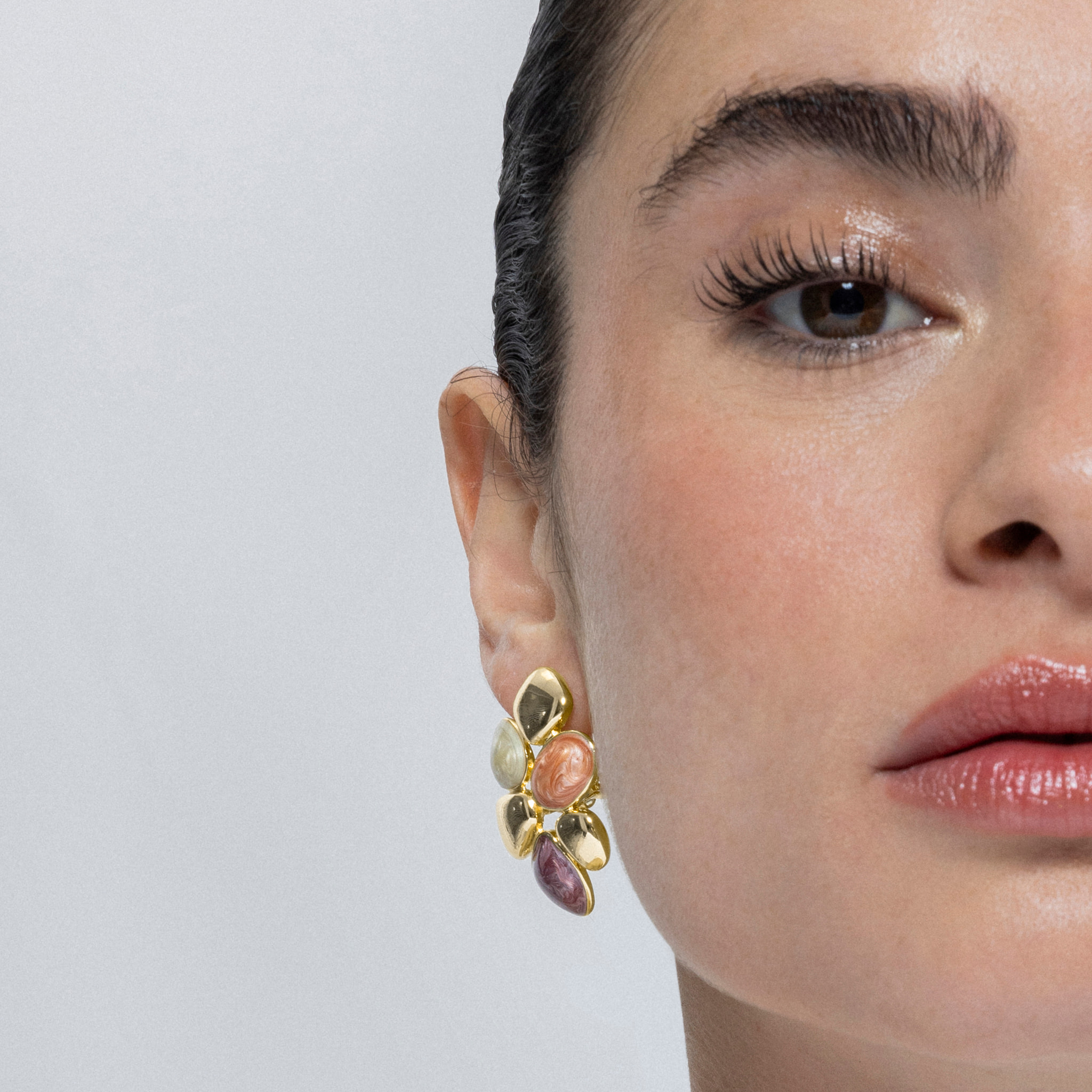 Pendientes de Resina Naranja acabados en oro amarillo de 18K