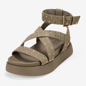 Sandalias de plataforma taupe con tachas metálicas