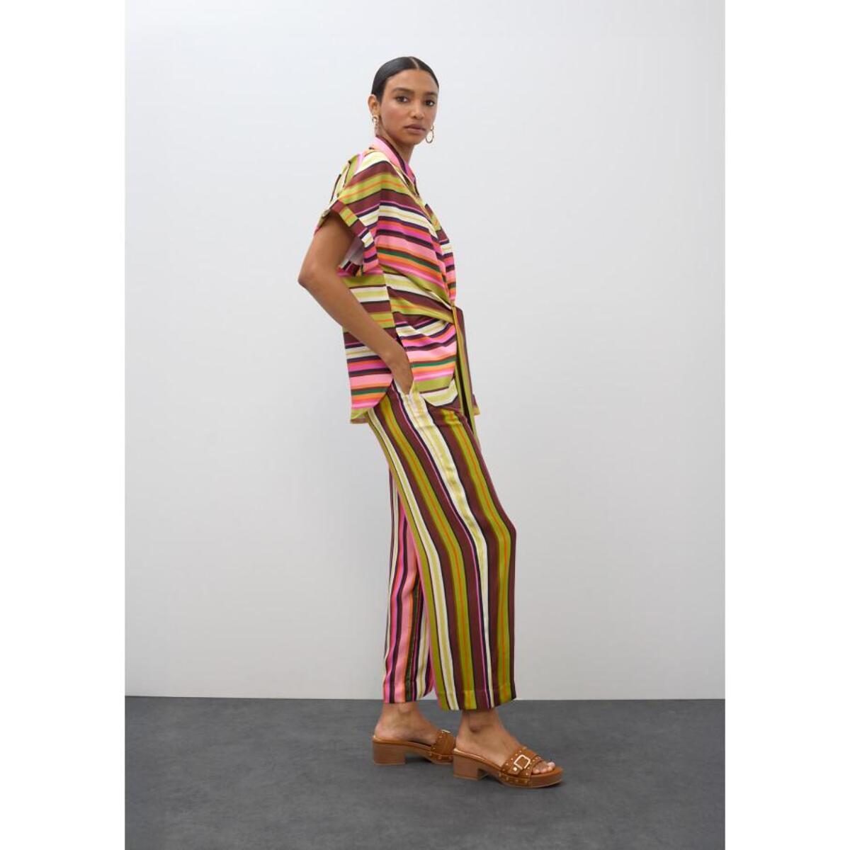 Culottes in raso con stampa multi-righe