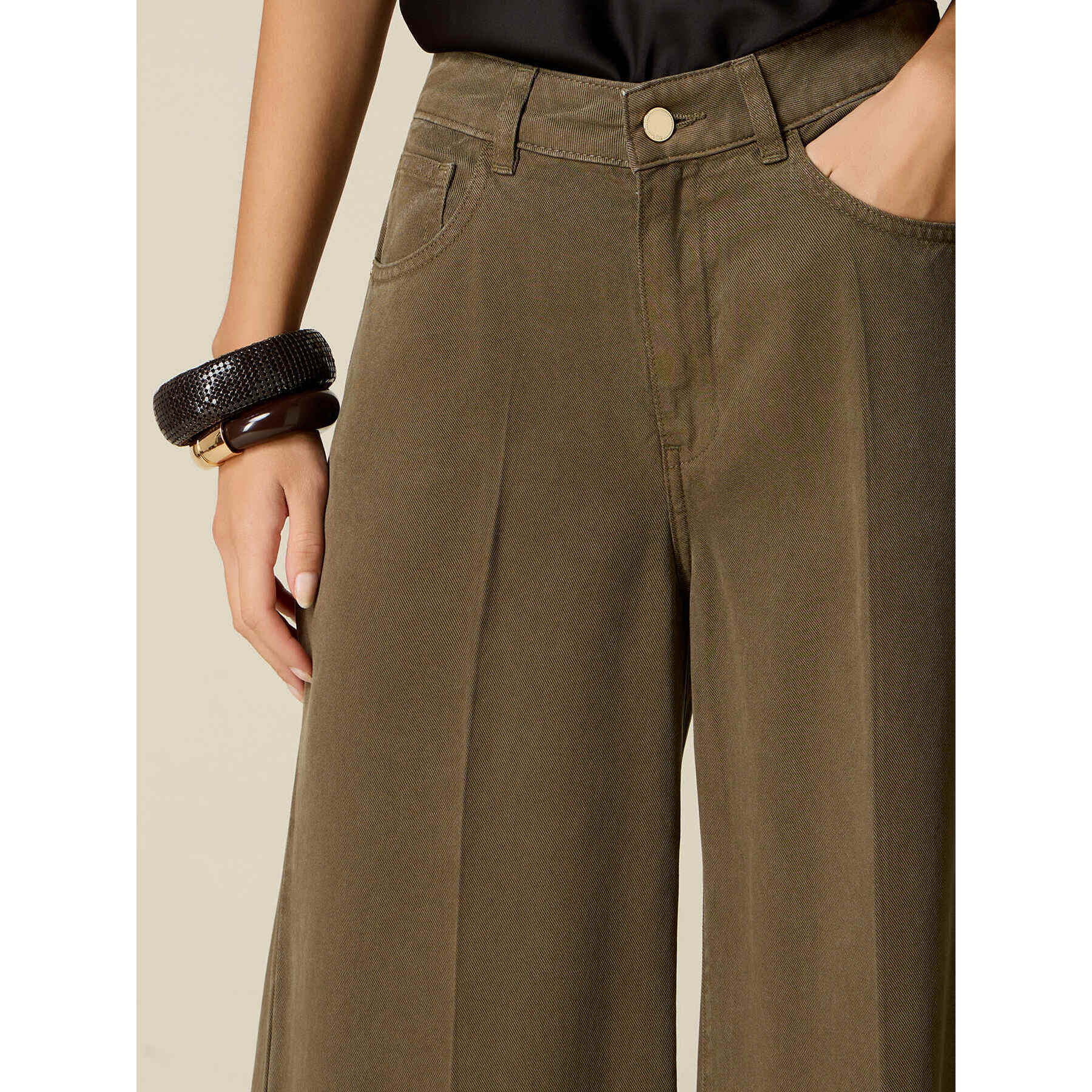 Oltre - Pantalones palazzo de lyocell con charm - Verde militare