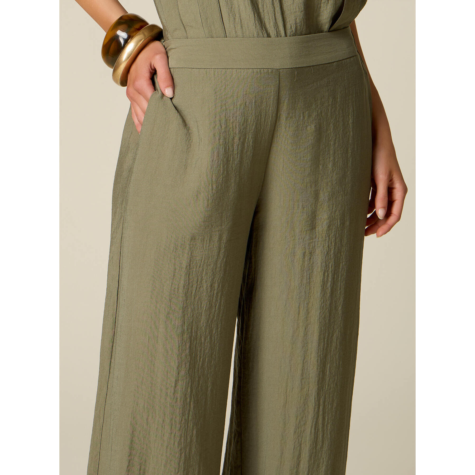 Oltre - Pantaloni palazzo effetto crinkle - Verde militare