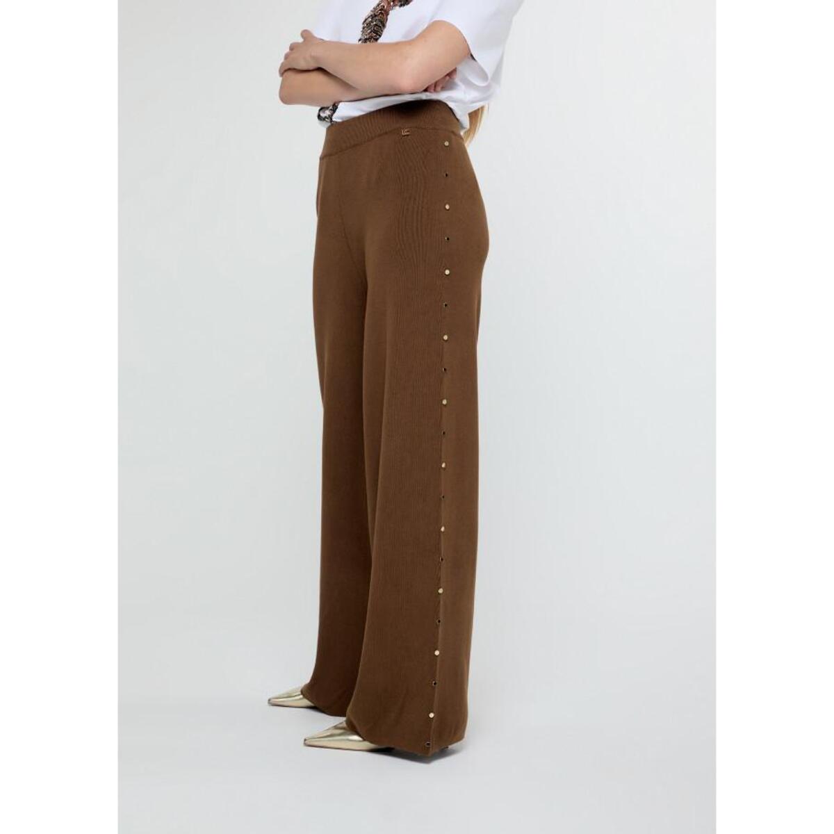 Pantaloni dritti con borchie laterali