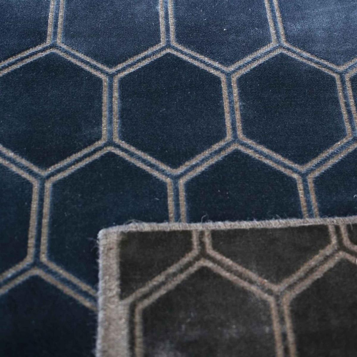 Tapis salon et chambre fait à la main en viscose motif scandinave MAQUI
