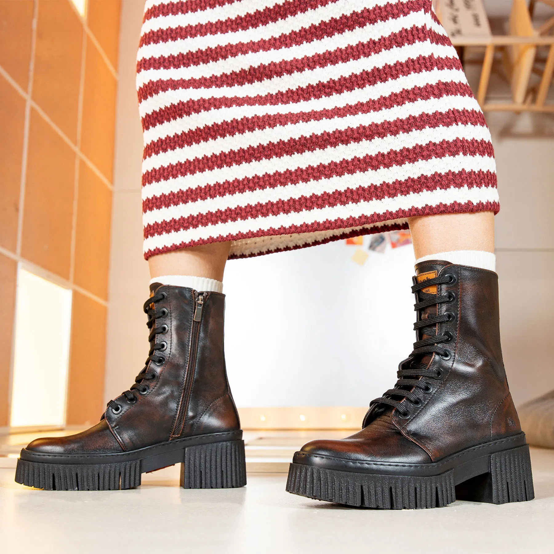 Botines con tacón 1375 NAPPA SHINNY BLACK/YORK color Black