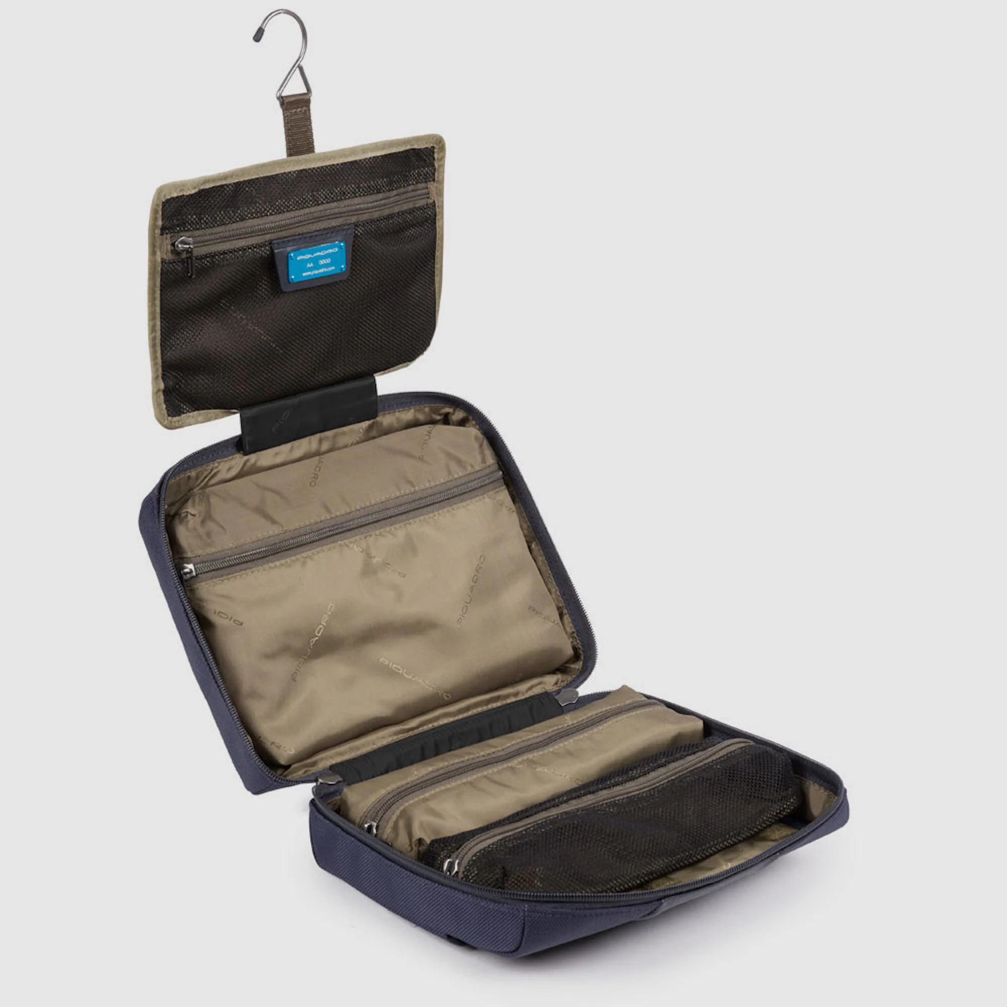 Piquadro Beauty case in tessuto riciclato con gancio