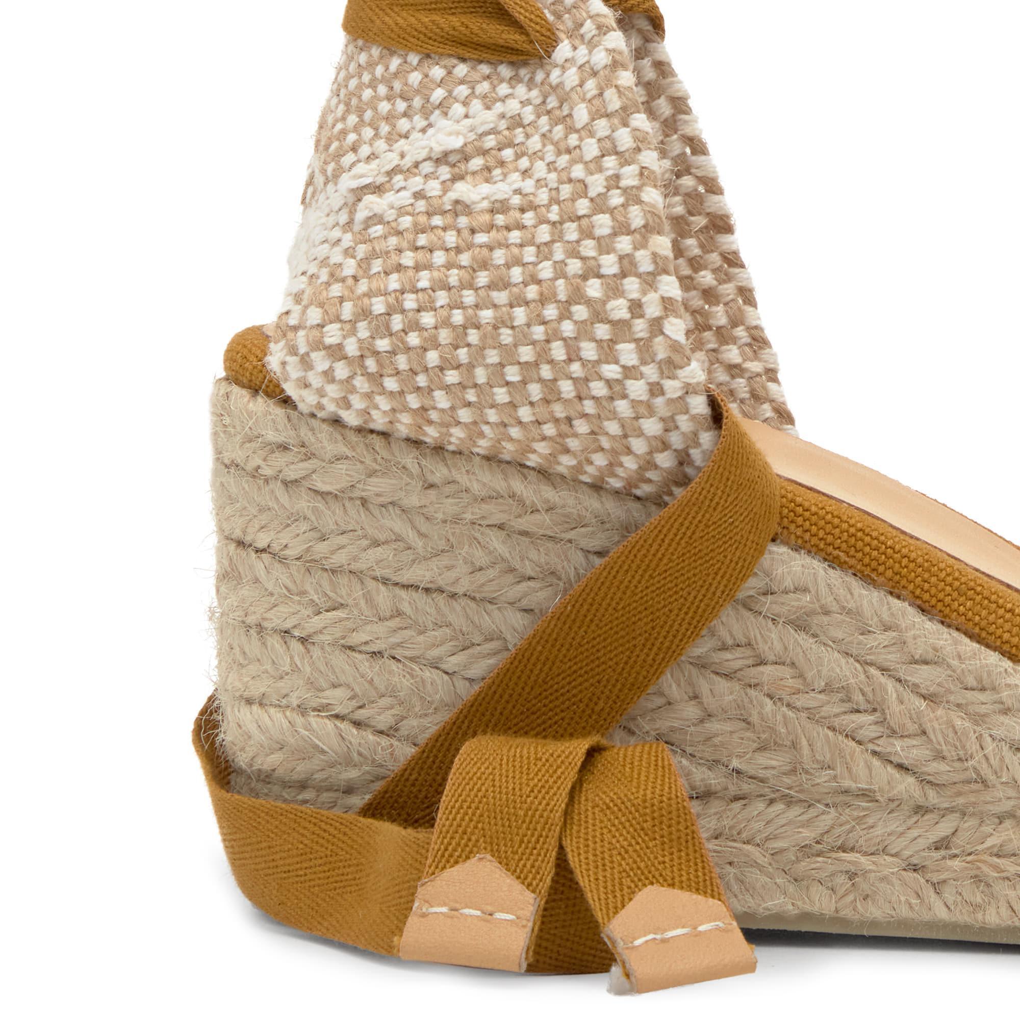 Alpargata de cuña Chiara en algodón orgánico lavado con cierre de cintas