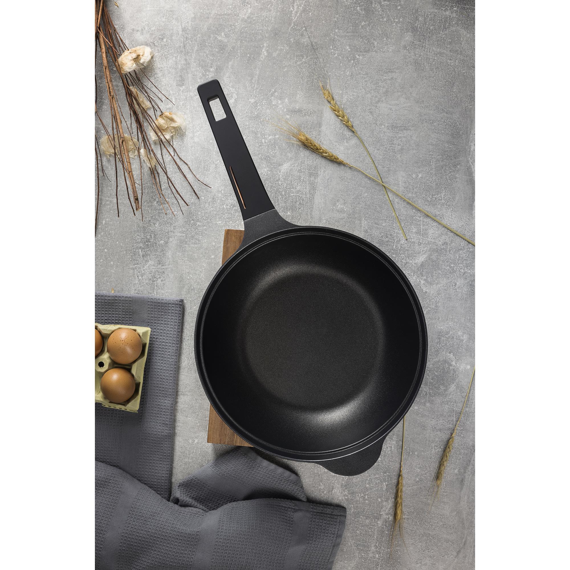 Juego de 2 Sartenes Ø20Ø24cm + Wok Ø30cm en aluminio fundido color Negro Copper Bergner