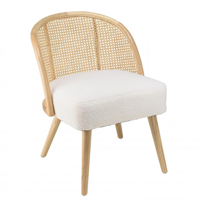 ALBANE- Chaise basse Hévéa assise tissu bouclette blanc dossier rotin
