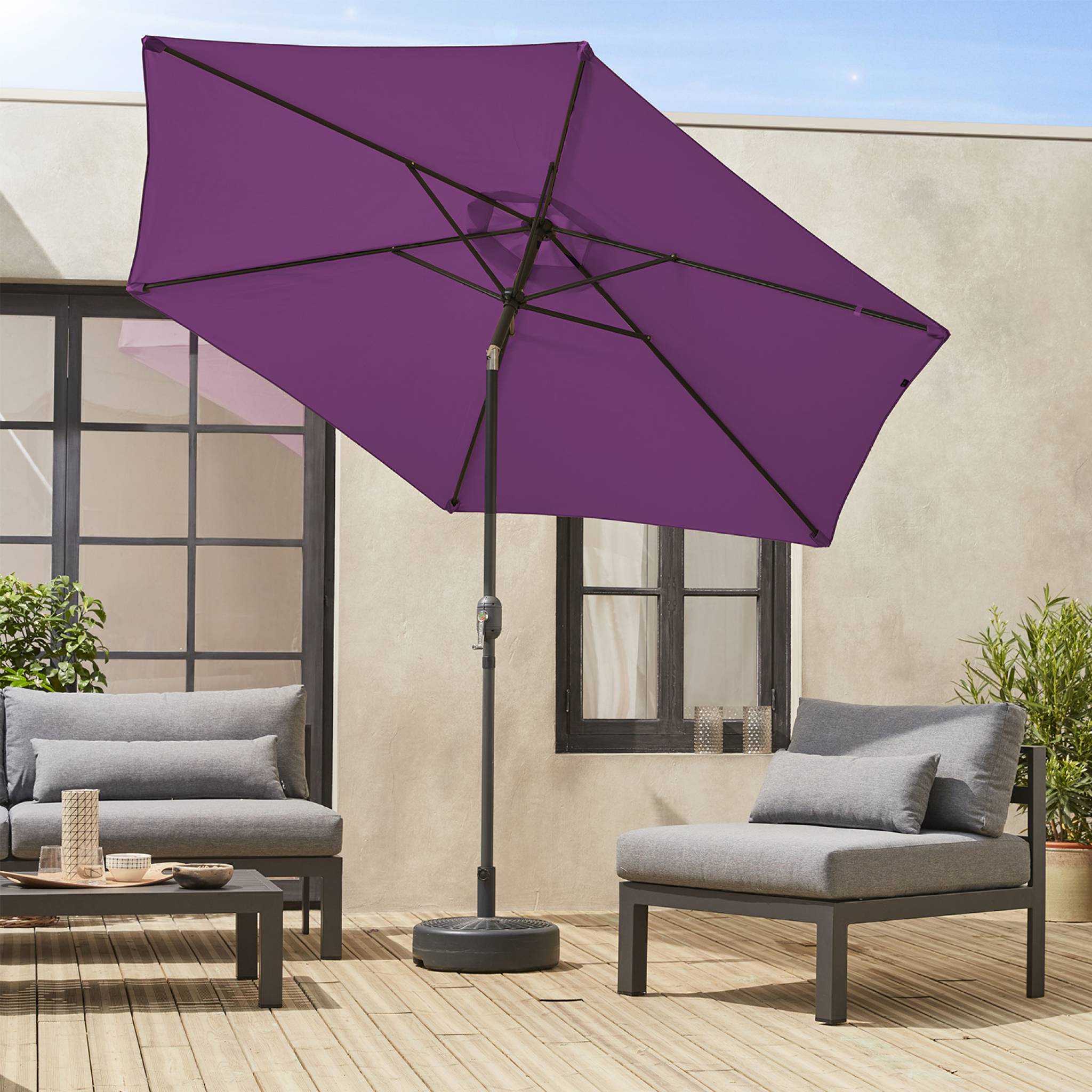 Parasol droit rond Ø300cm - Touquet Prune - mât central en aluminium orientable et manivelle d'ouverture