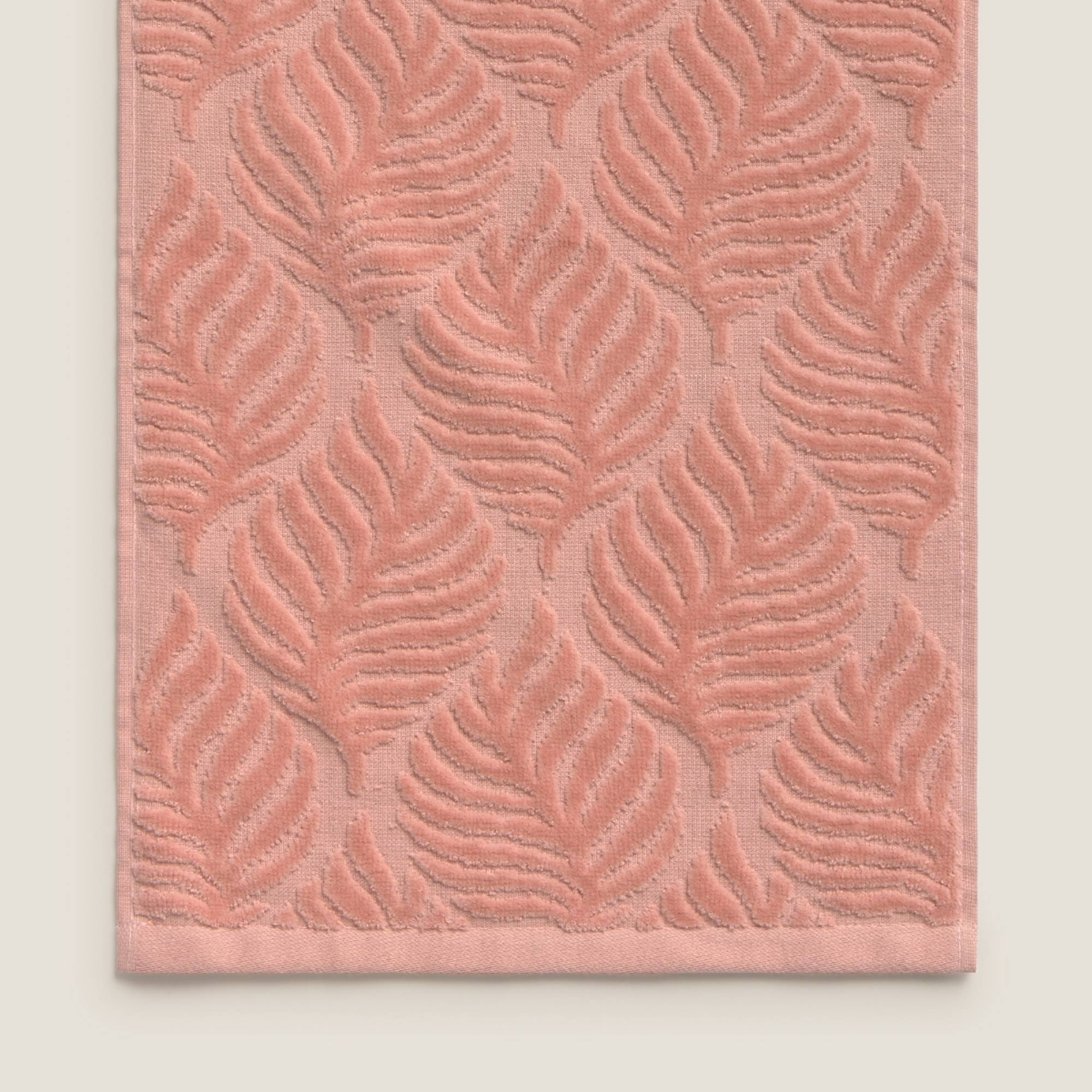 Toalla baño rizo algodón jacquard floral Claudia color rosa 100% Algodón