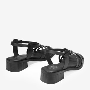 Sandalias de piel negras con tacón bajo