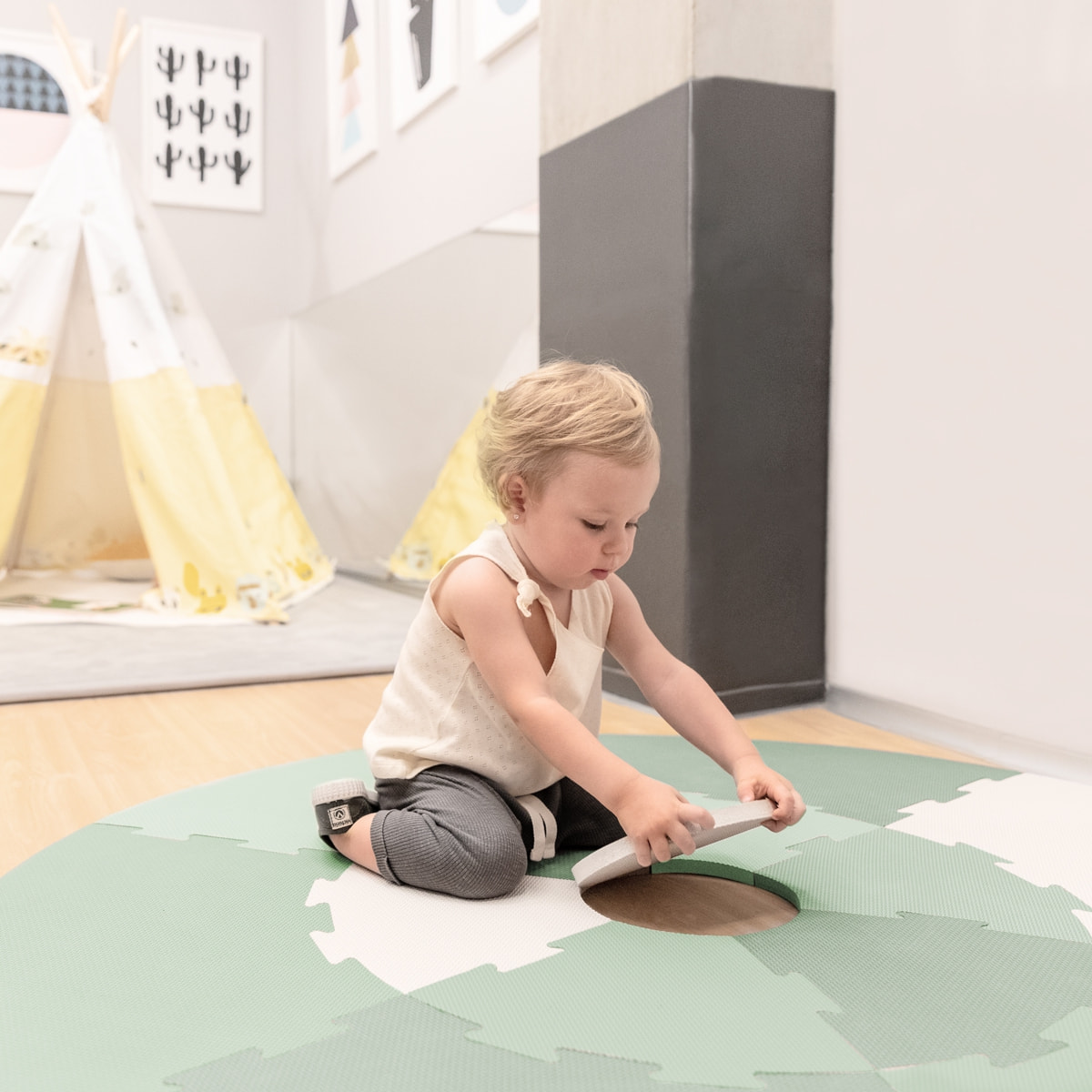 Alfombra infantil GREEN PLAYMAT redonda espuma EVA diseño puzle verde