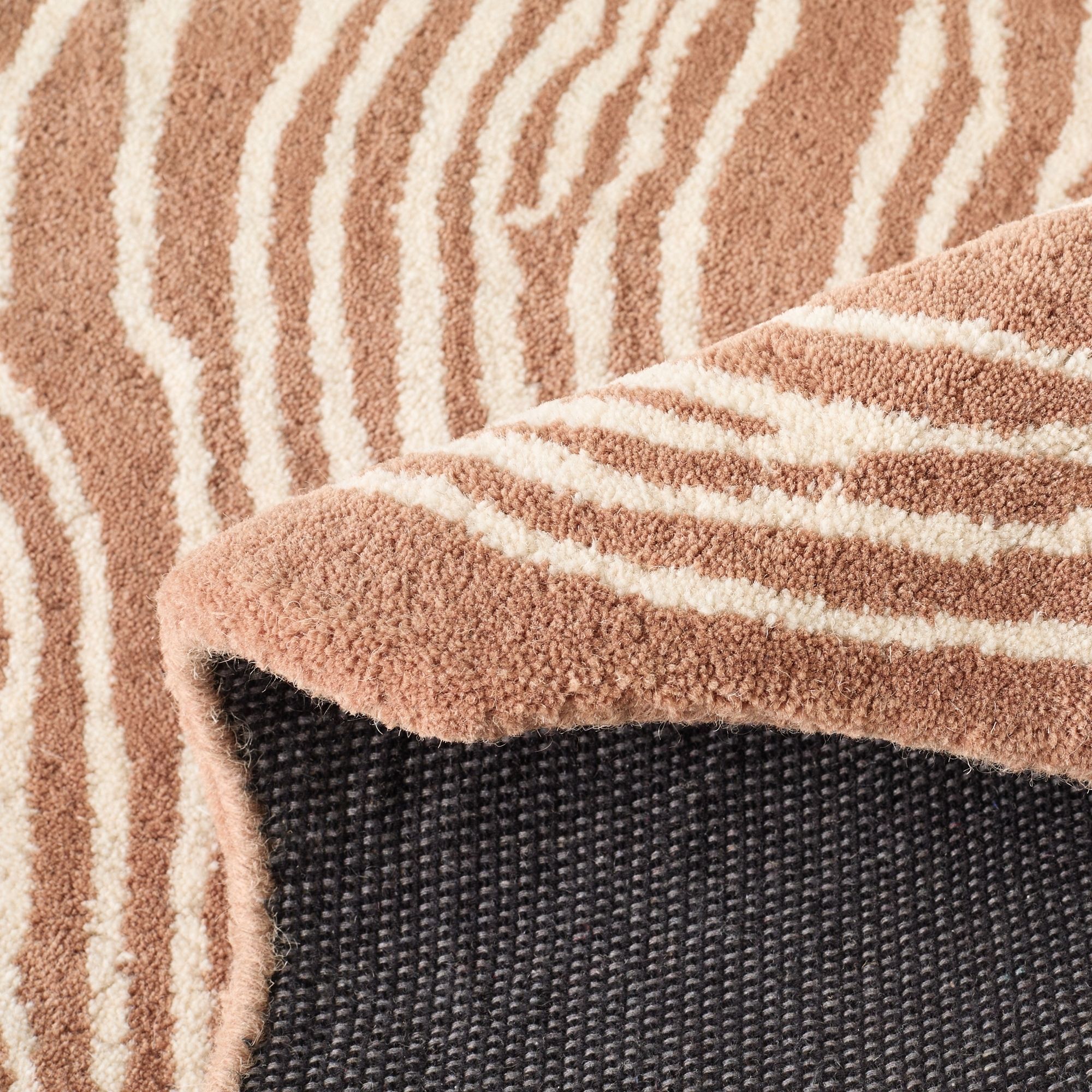 PANTONE - Tapis en laine fait main CEDRE BLANC à motif marron