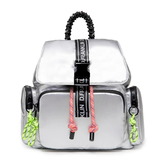 Mochila con Tirantes Regulables Bomb Flap Backpack en Plata D.Franklin