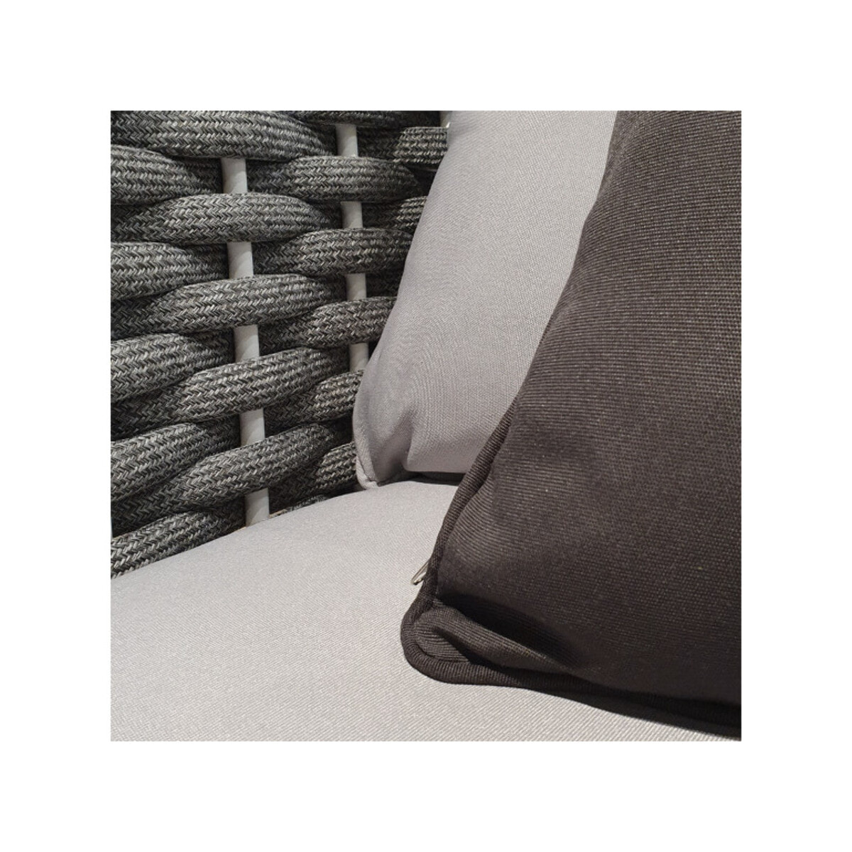 Fauteuil de jardin tressé avec coussins gris - CORSE