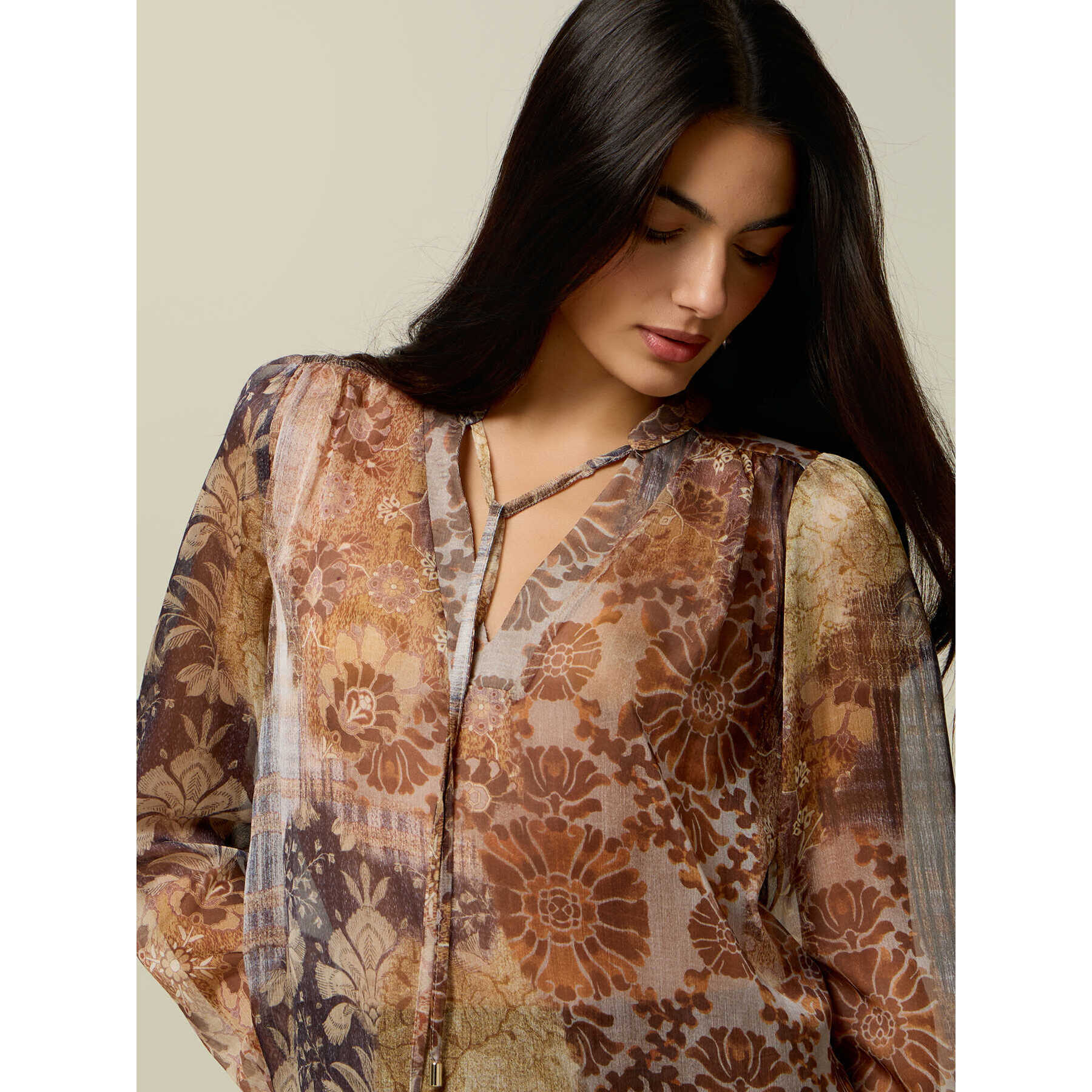 Oltre - Blusa in creponne con fiocco - Beige