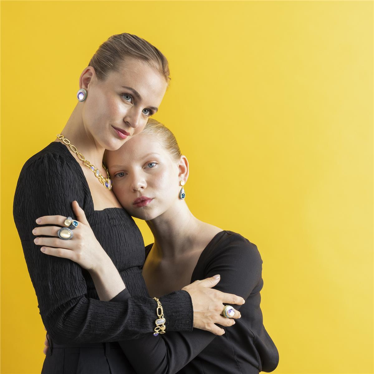 Anillo con Ojo de Gato acabado oro 18k