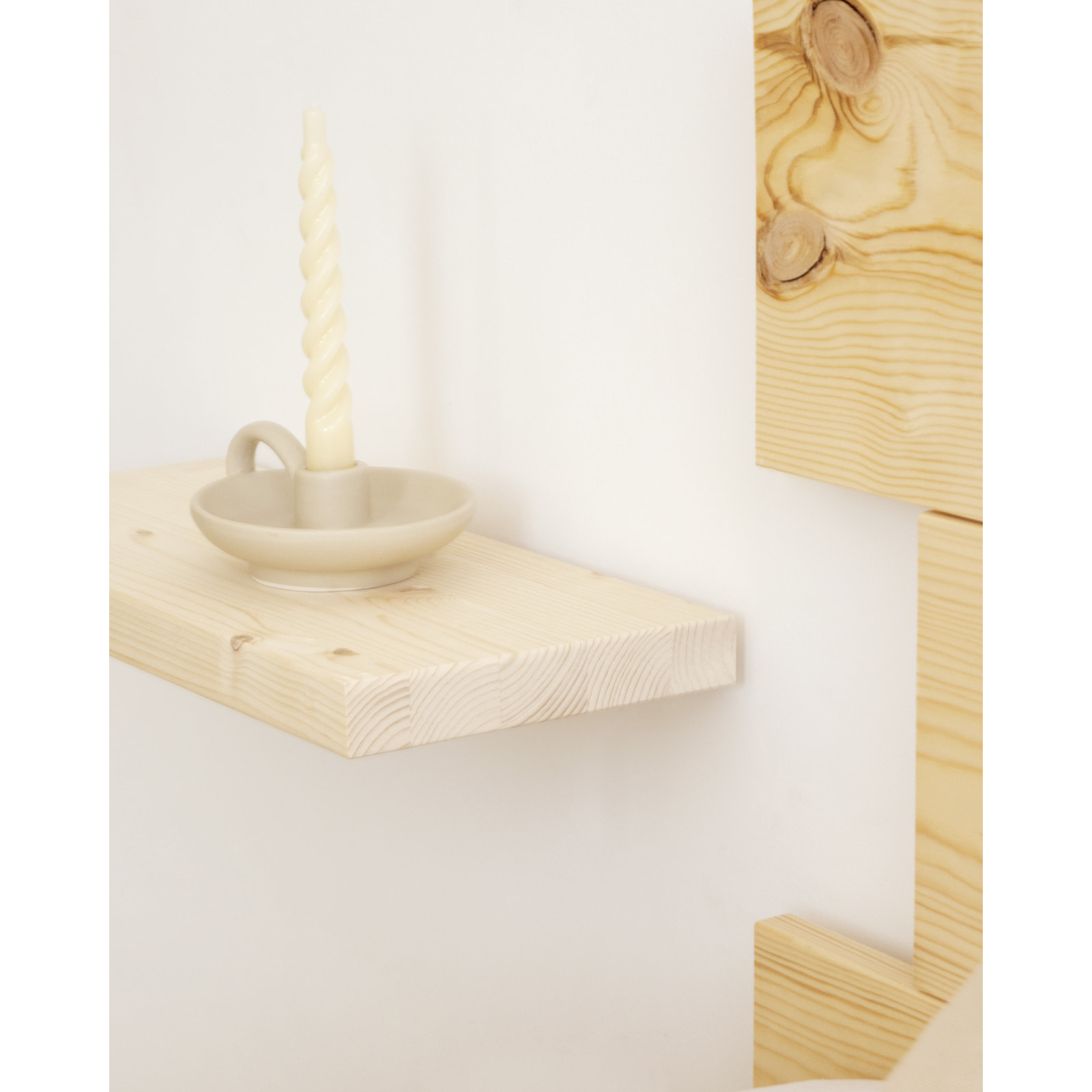 Table de chevet flottante en bois massif ton naturel 3,2x45cm Hauteur: 3.2 Longueur: 45 Largeur: 19.7
