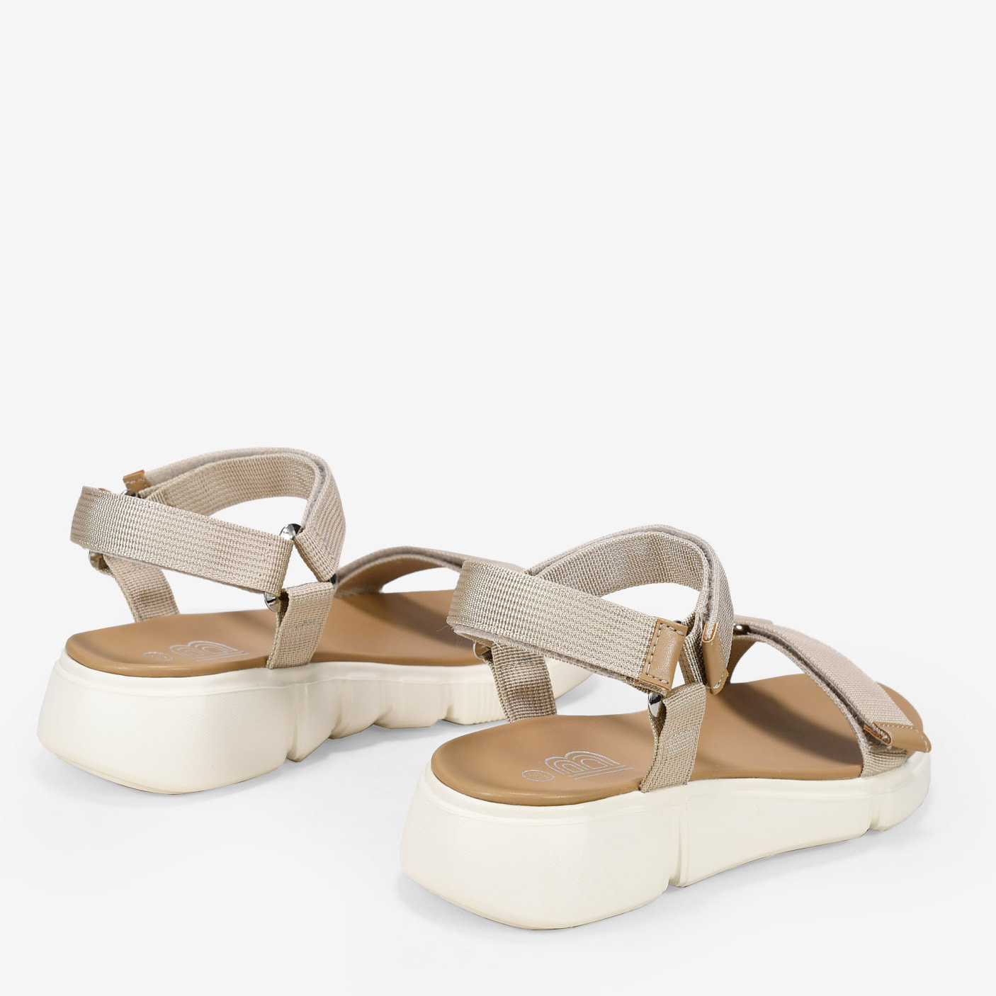 Sandalias deportivas beige con velcro