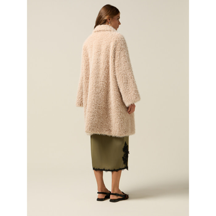 Oltre - Abrigo oversized efecto peluche con broches - Beige