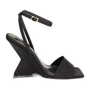 Sandalias negras con tacón en lycra