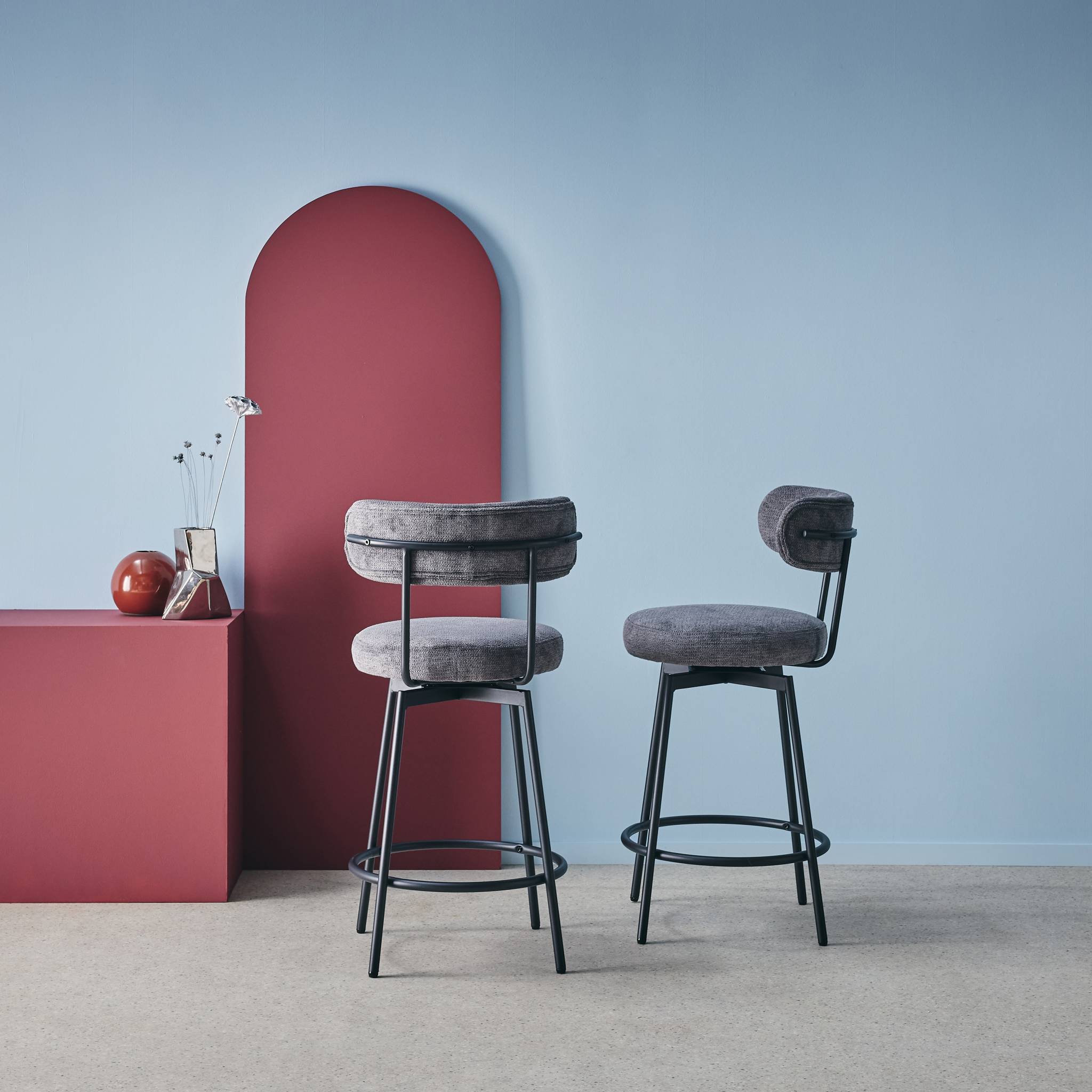 Lot de deux tabourets de bar assise rotative métal noir et tissu gris - L 50 x P 50 x H 92cm - Iris