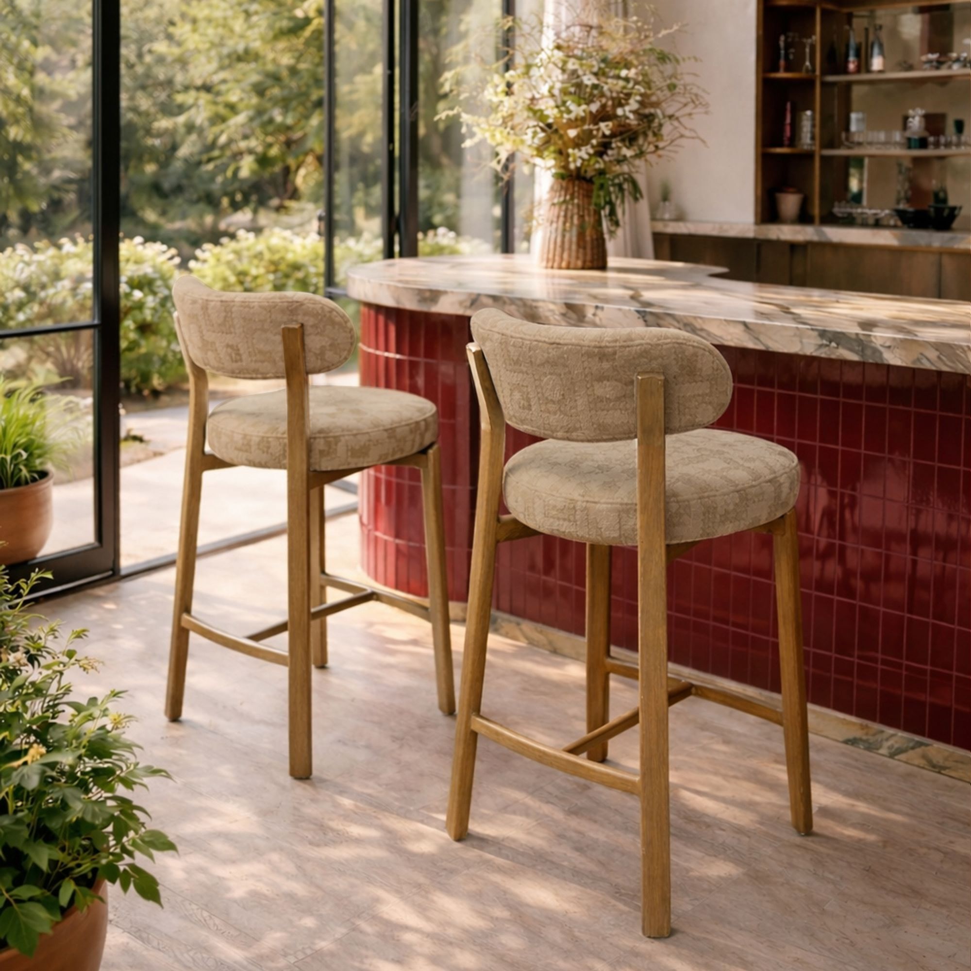 Lot de 2 chaises hautes de bar en tissu et bois beige SUZIE