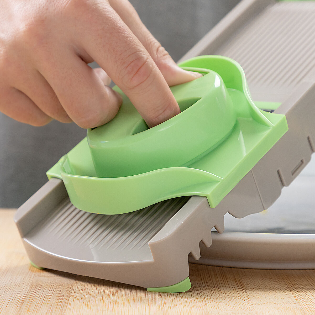 Pack Coupe Légumes en Spirale et Mandoline-Râpe Pliable 6 en 1 InnovaGoods