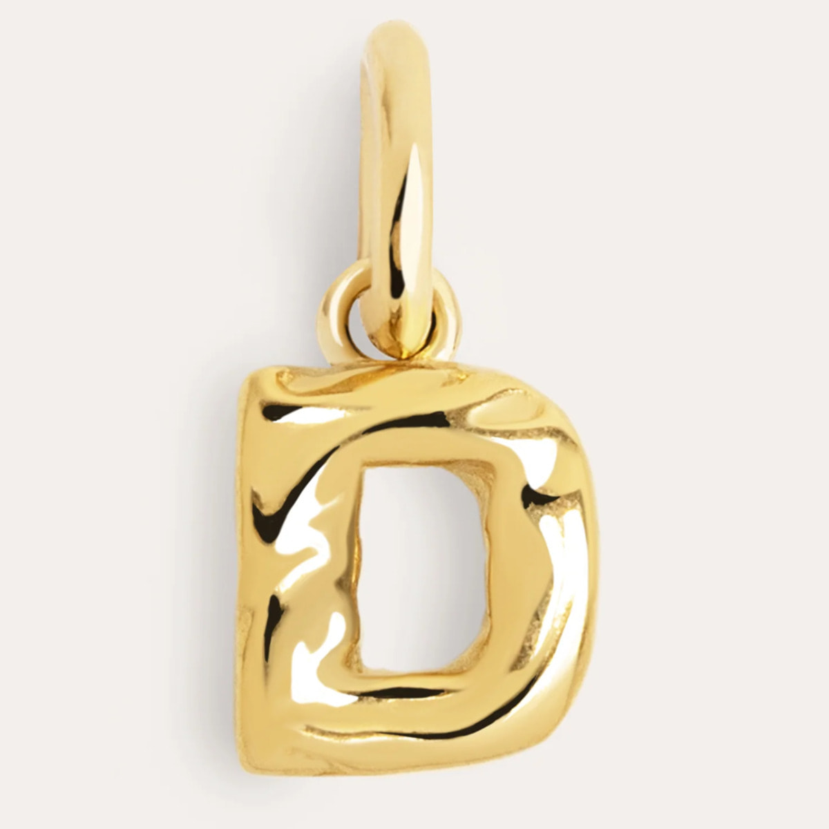 Charm Letter Organic Plata Baño Oro