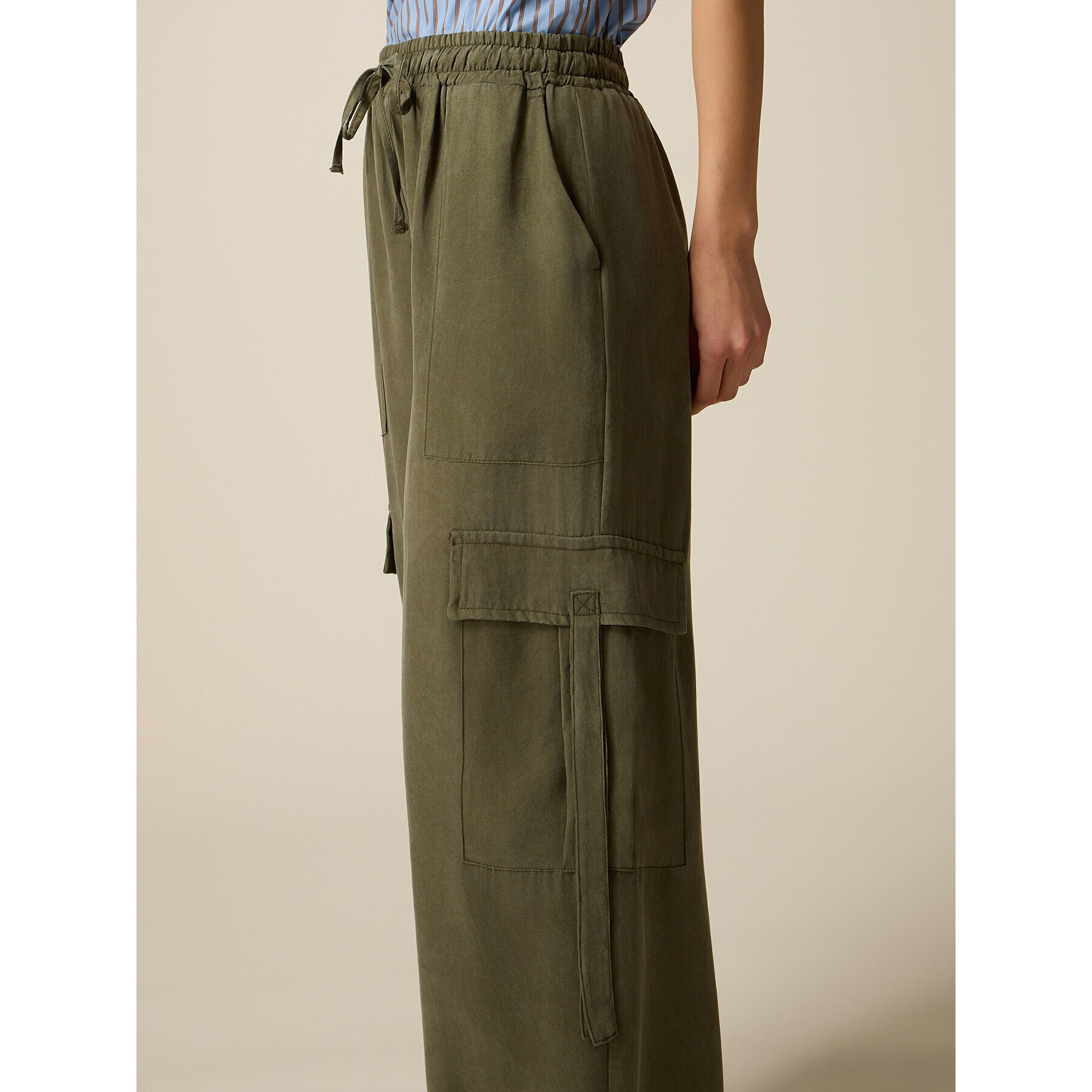 Oltre - Pantaloni cargo in tencel - Verde militare