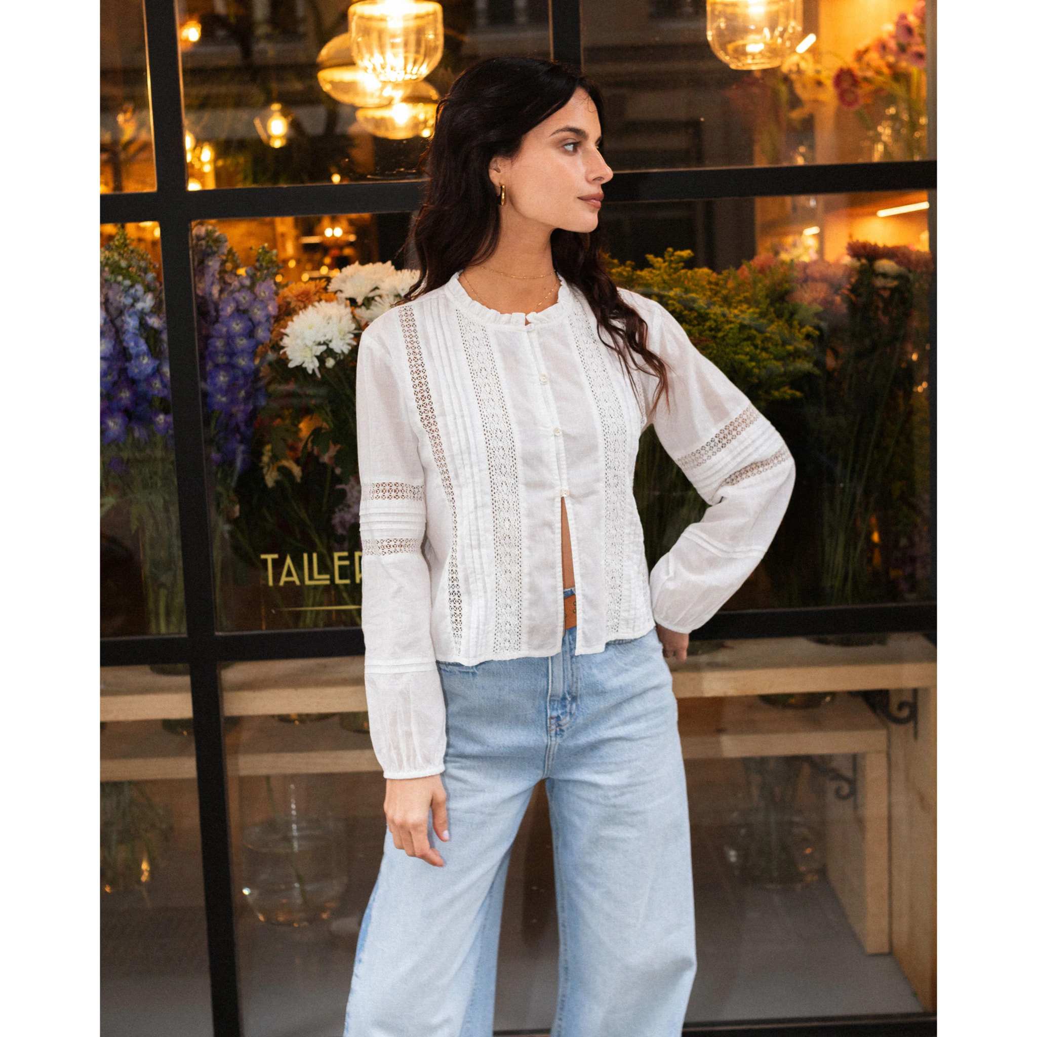 Blusa de mujer blanca de manga larga