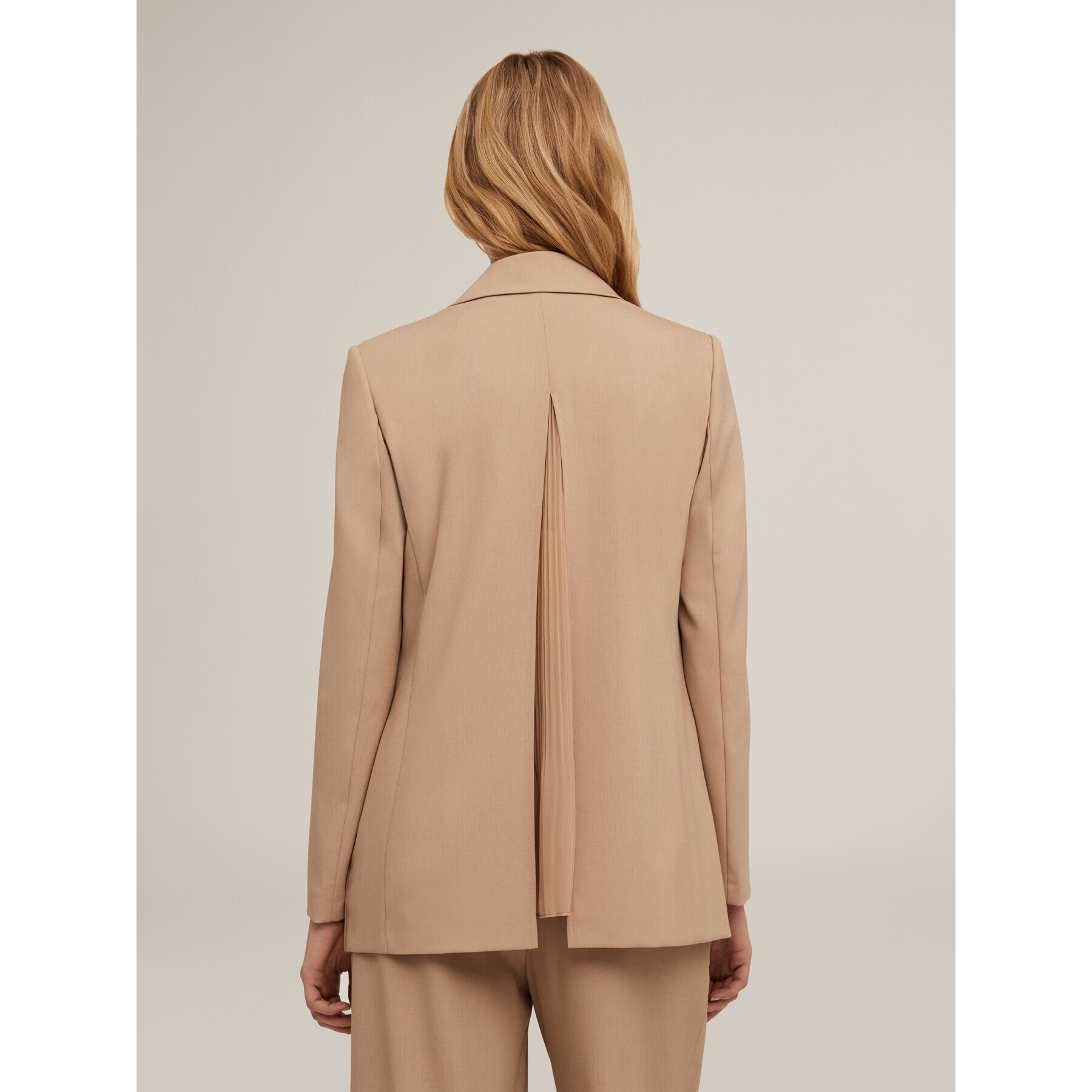 Motivi - Blazer doppiopetto con plissé posteriore - Beige