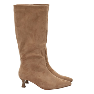 Stivali scamosciati con tacco basso