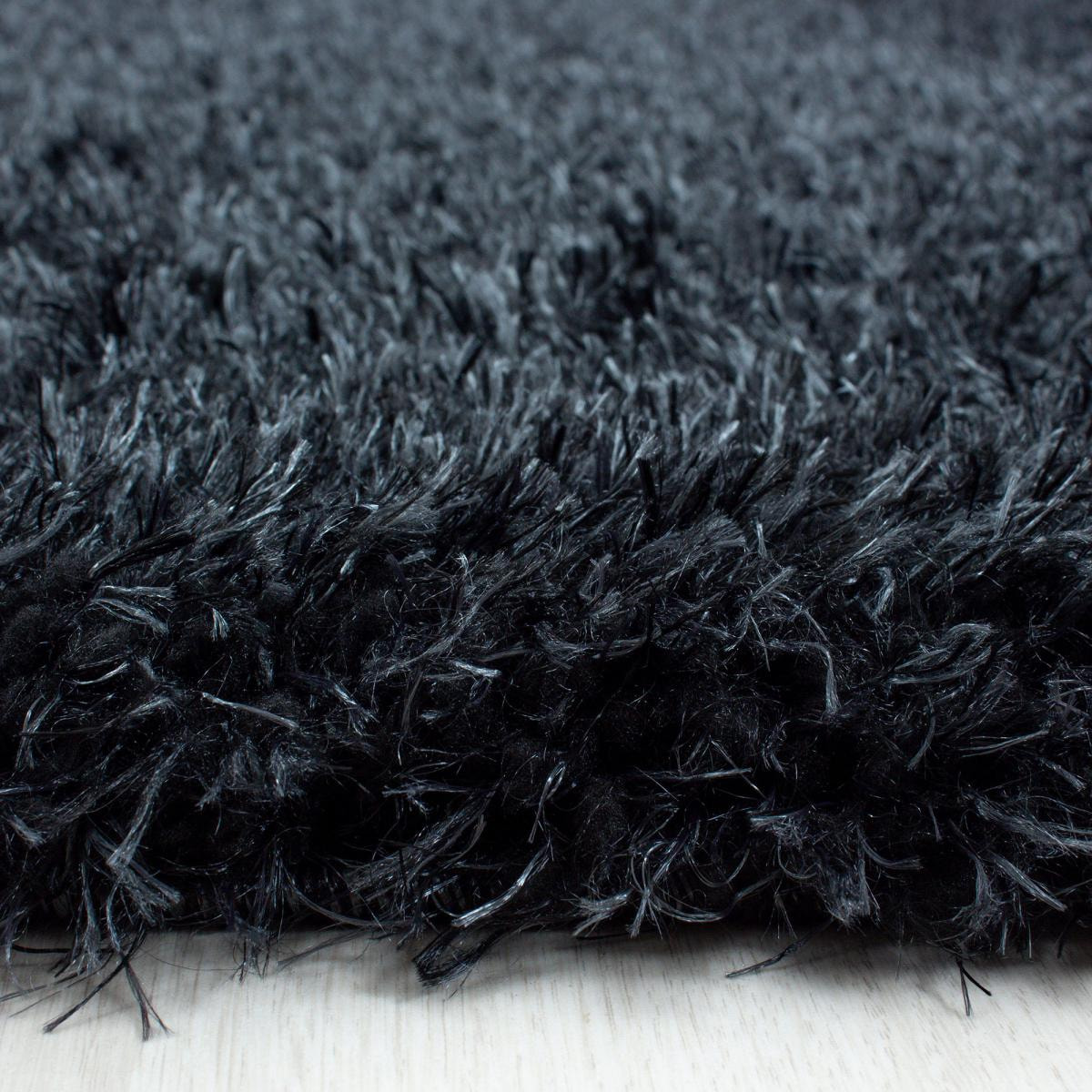 Tapis longs poils shaggy tissé motif uni RAMU