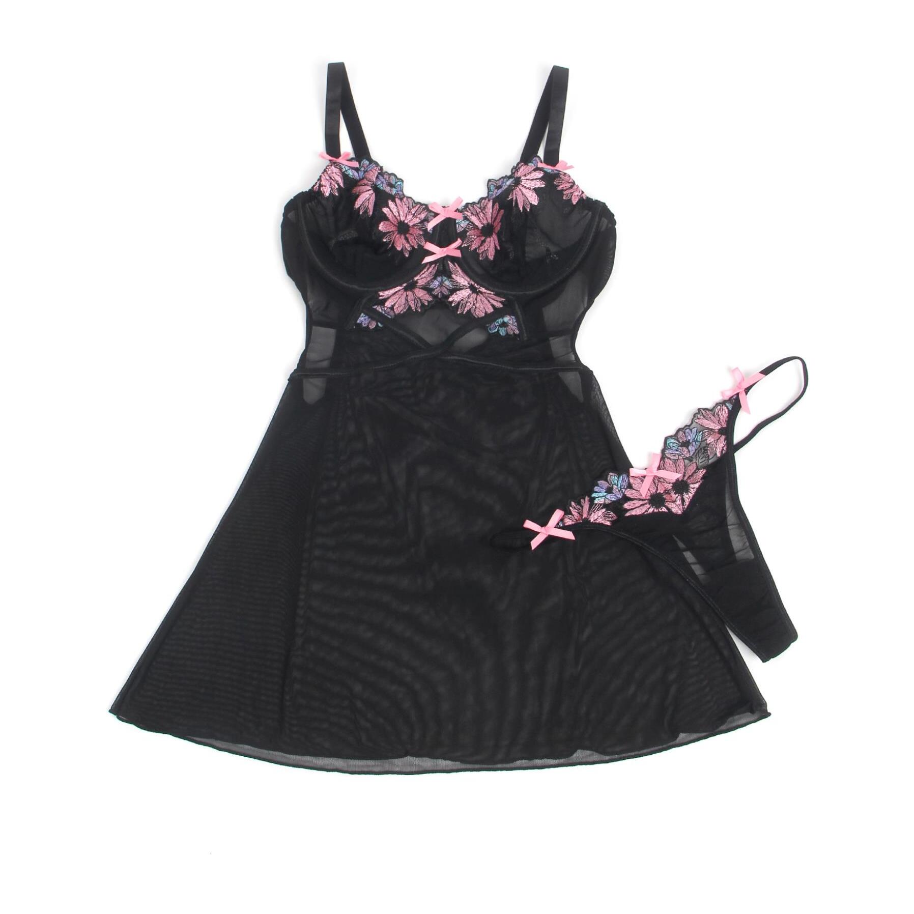 Camisón con tirantes y sujetador con realce, bordado de flores en color negro