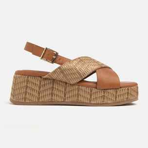 Sandalo con fascia incrociata in paglia e cinturino - CAMMELLO