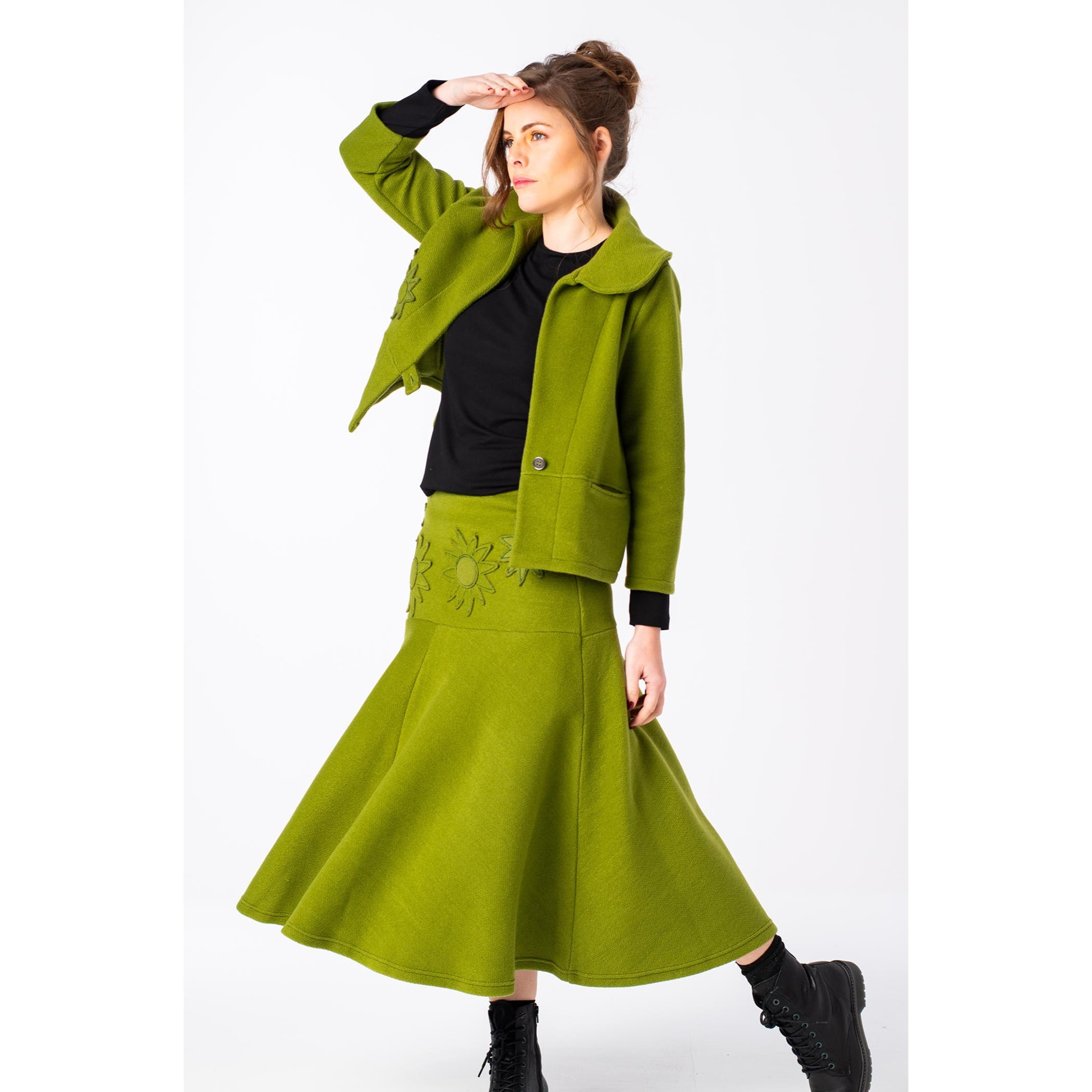 Mamatayoe Modelin. Falda Midi de Mujer de Color Verde para Otoño Invierno. Falda Acampanada a Media Pierna con Bordado y Cinturilla Elástica de Algodón.