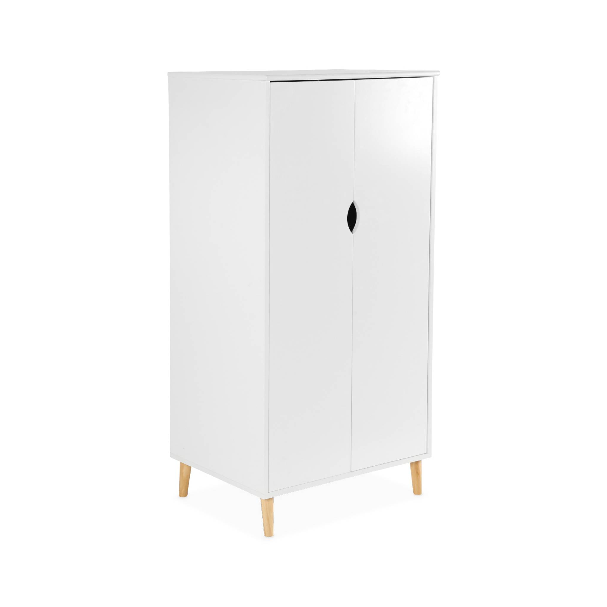 Dressing blanc penderie enfant armoire. pieds en pin