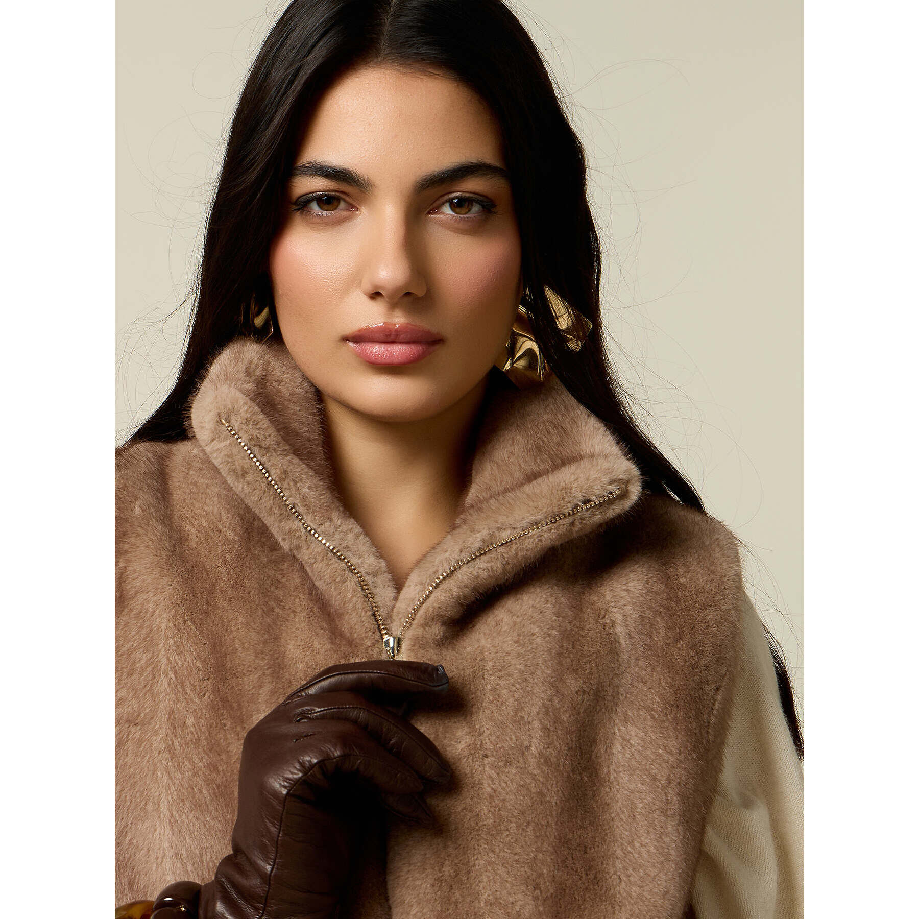 Oltre - Gilet effetto peluche con collo alto - Beige
