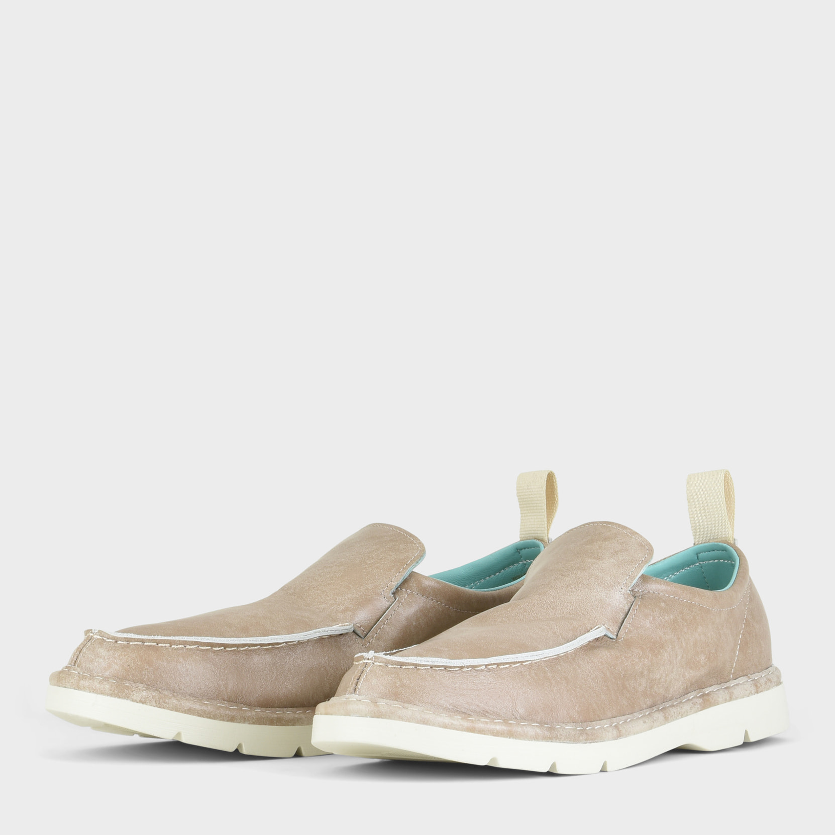 SLIP ON HOMBRE P19 DE PIEL CON ACABADO AVIATOR NOGAL