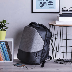 Connessione USB per zaino antifurto. Tasca imbottita per laptop e tablet. Schienale e spallacci imbottiti