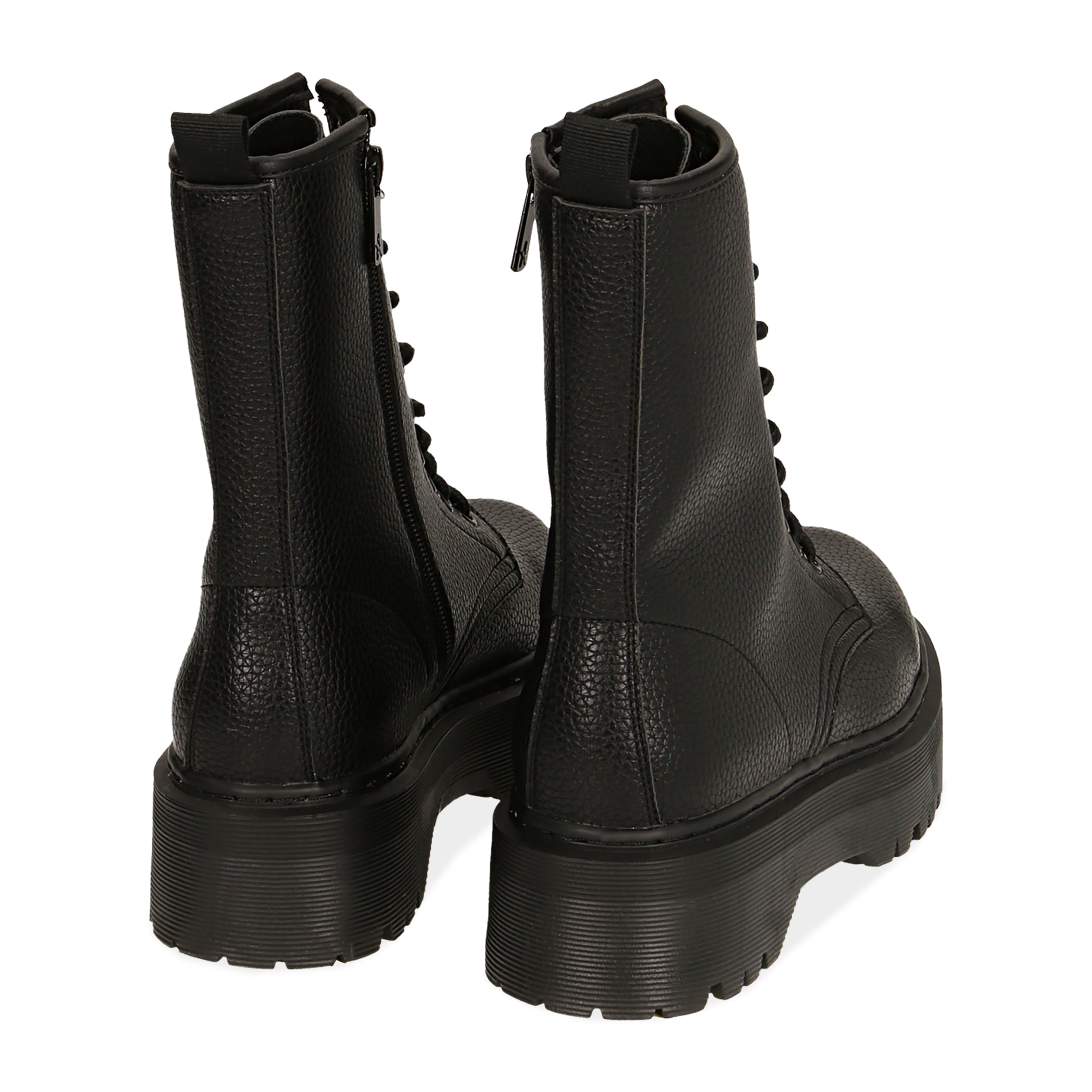 Anfibi neri bottalati