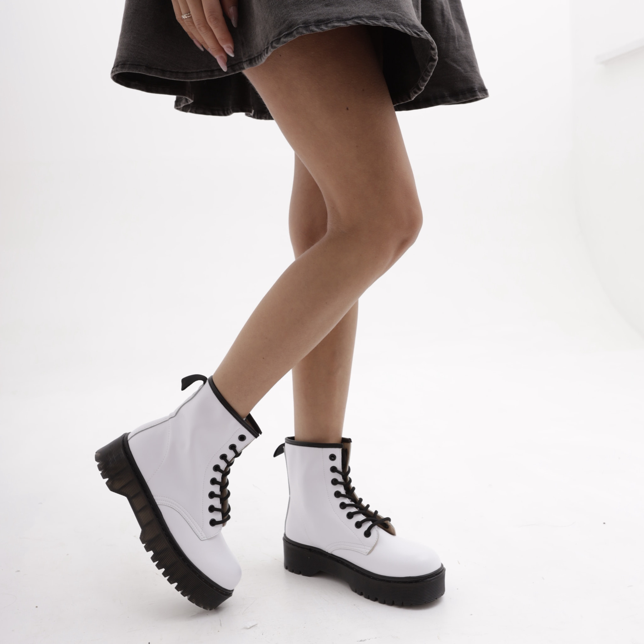 ANFIBIO 8 BUCHI PLATFORM BIANCO