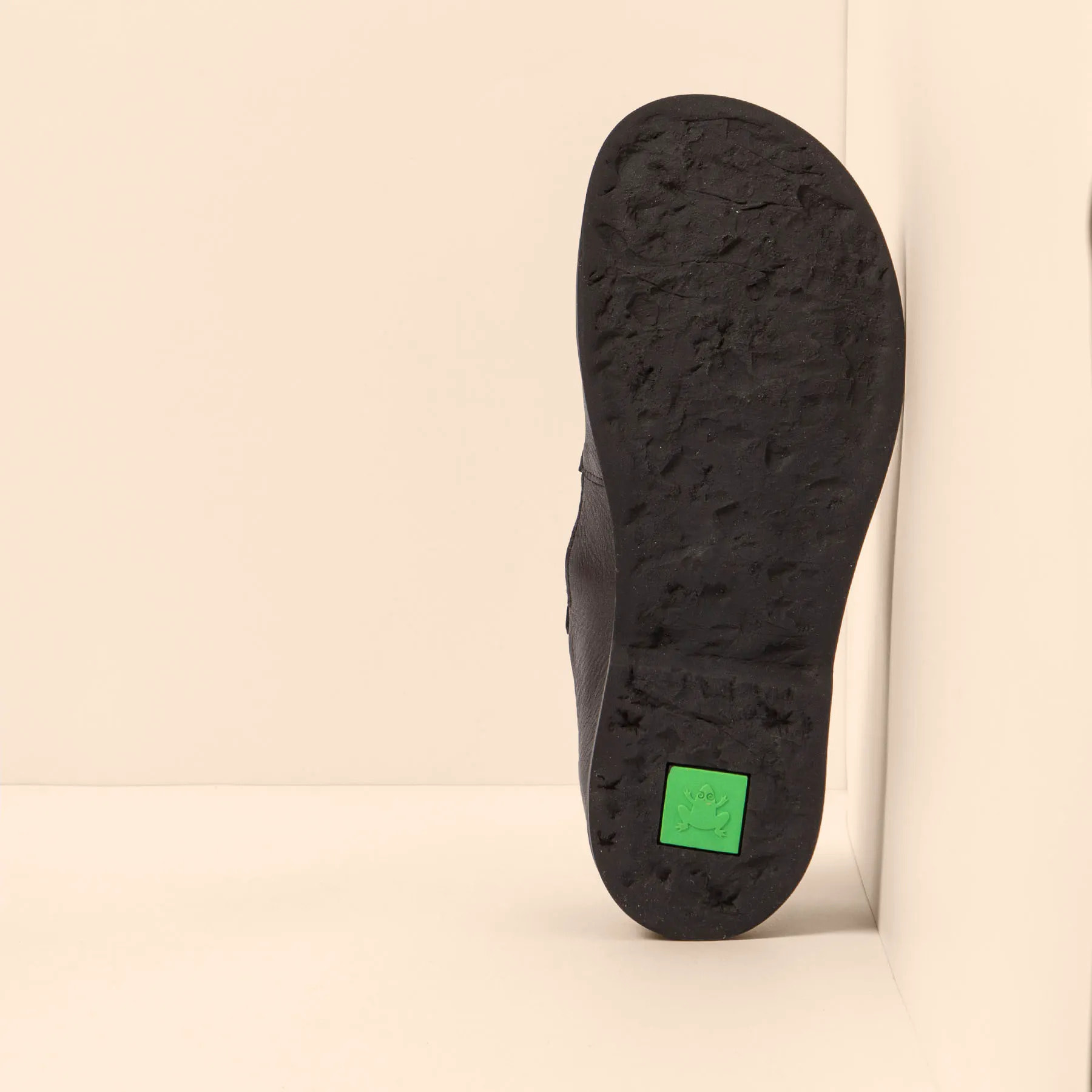 Zapatos N5873 SOFT NAPPA BLACK/ ARENISCA color Black