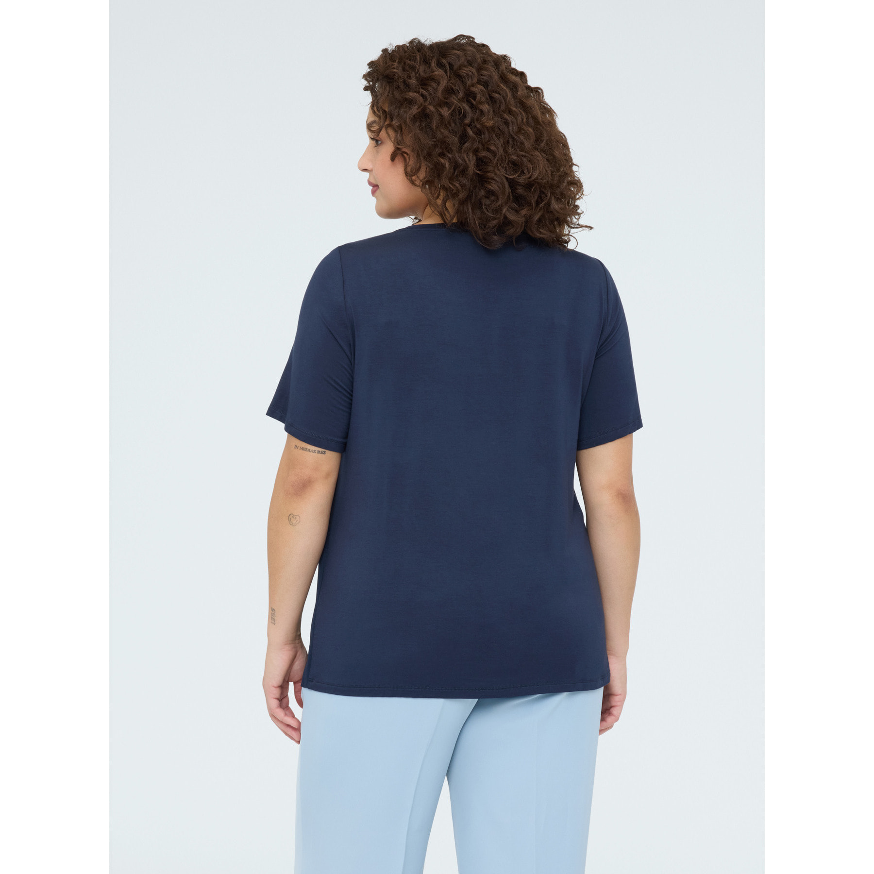 Fiorella Rubino - T-shirt con dettaglio sullo scollo - Blu