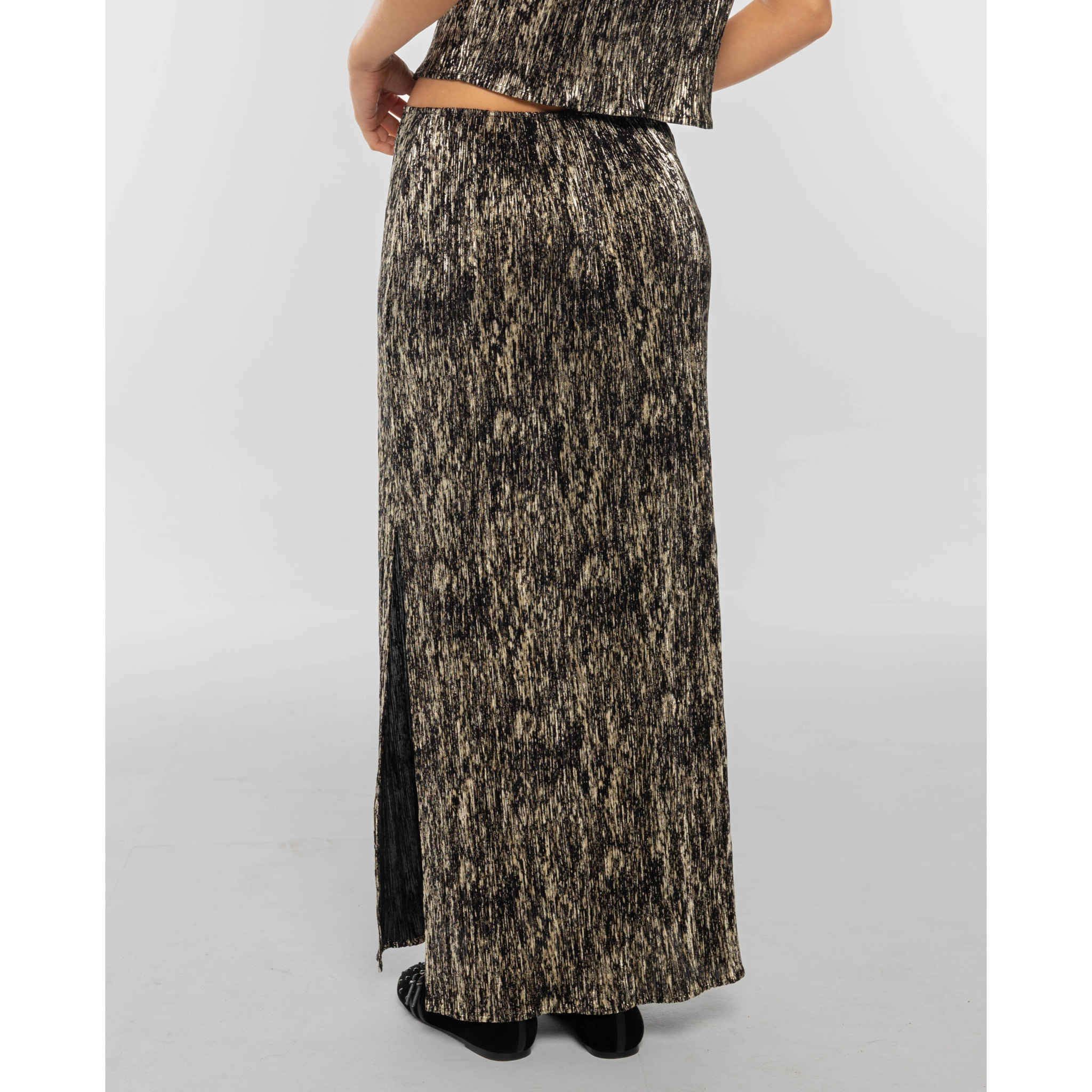 Falda midi plisada de mujer