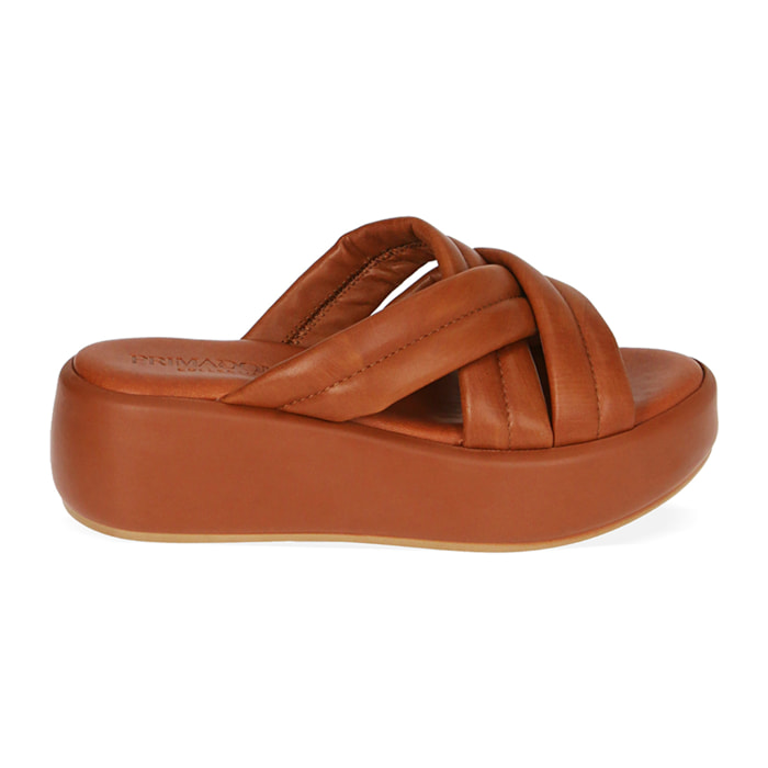 Zapatillas color coñac, plataforma de 5,5 cm