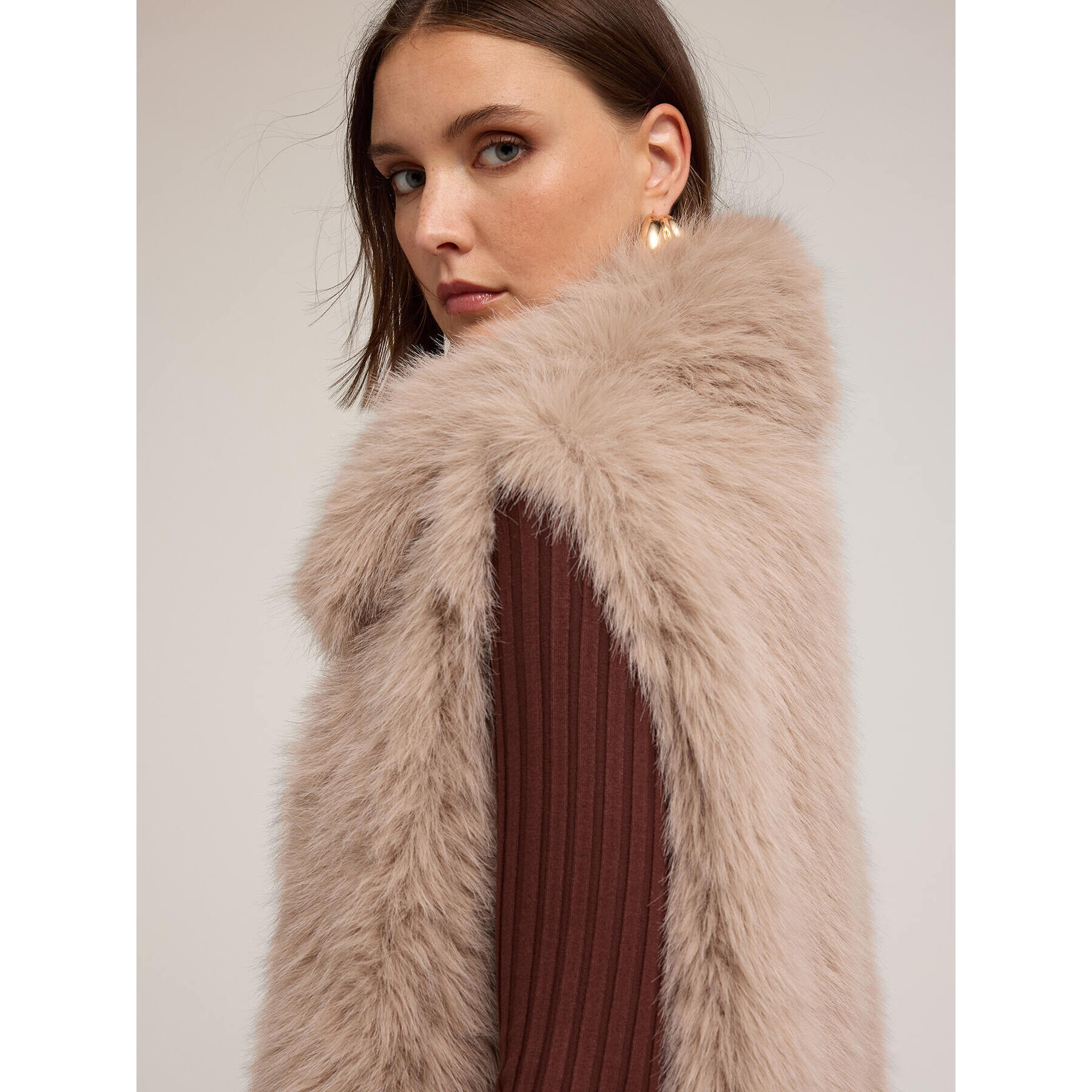 Motivi - Chaleco efecto teddy con cuello amplio - Beige