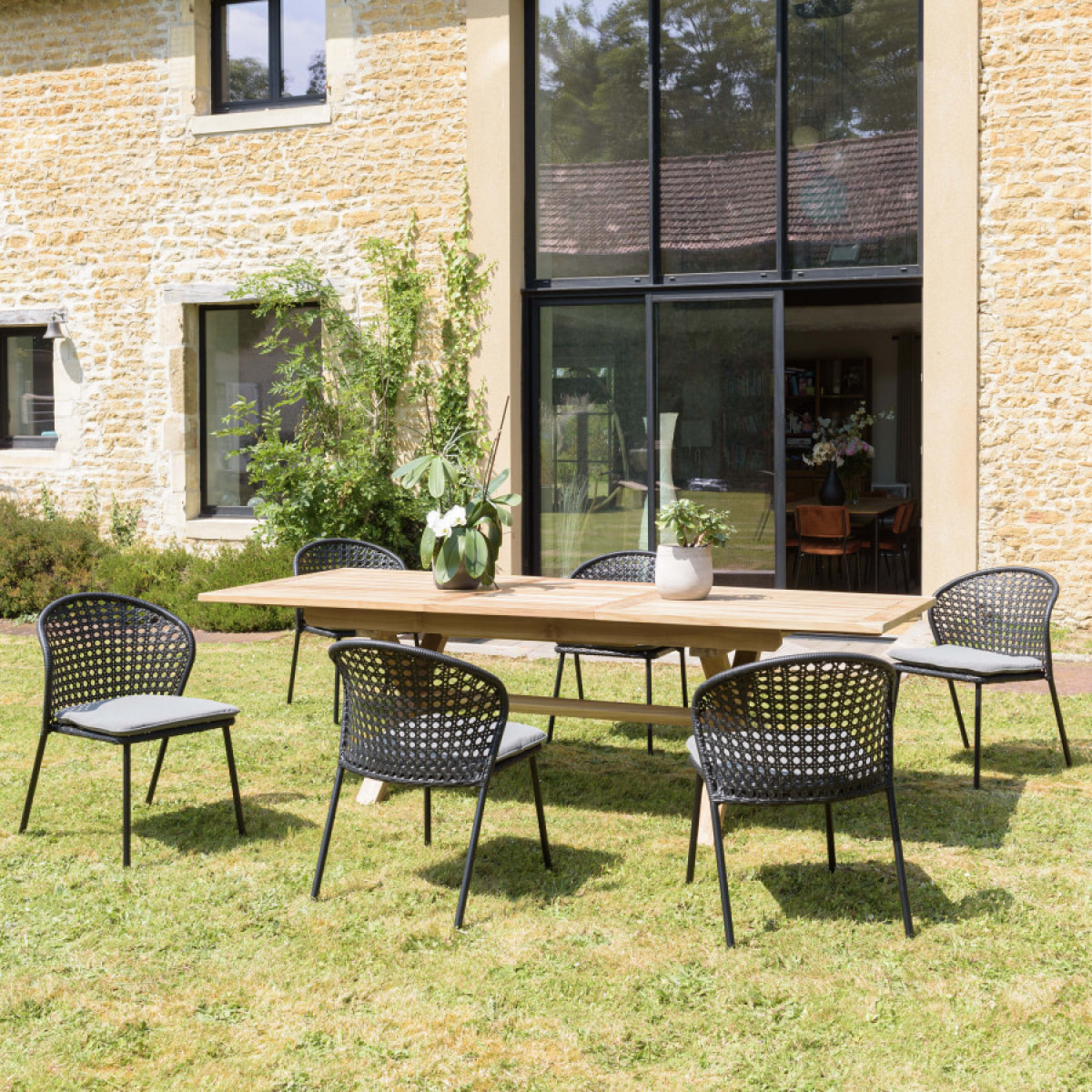 MALO - SALON DE JARDIN 6 PERS. - 1 table rectangulaire 180x100cm et 6 chaises grises et noires