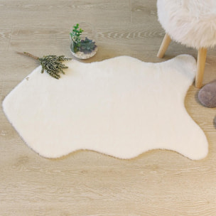 Tapis "Couka" effet fourrure blanc ivoire 60x90cm